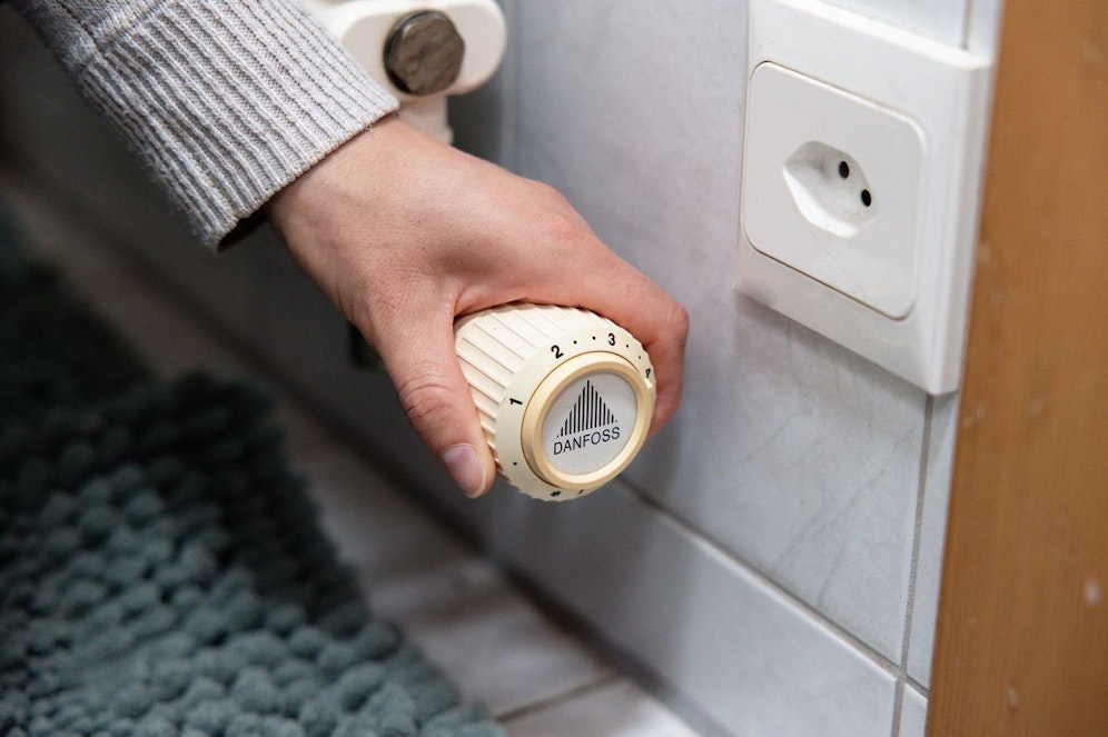 In einem österreichischen Nachbarland will man im Herbst auf knallharte Maßnahmen setzen, um Strom zu sparen.