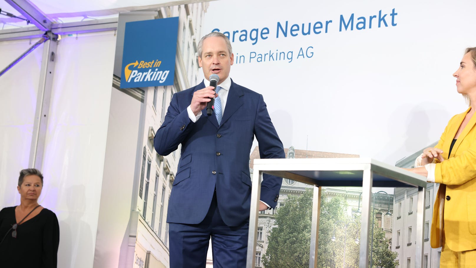 "Best in Parking"-Chef Johann Breiteneder bei der Eröffnung.