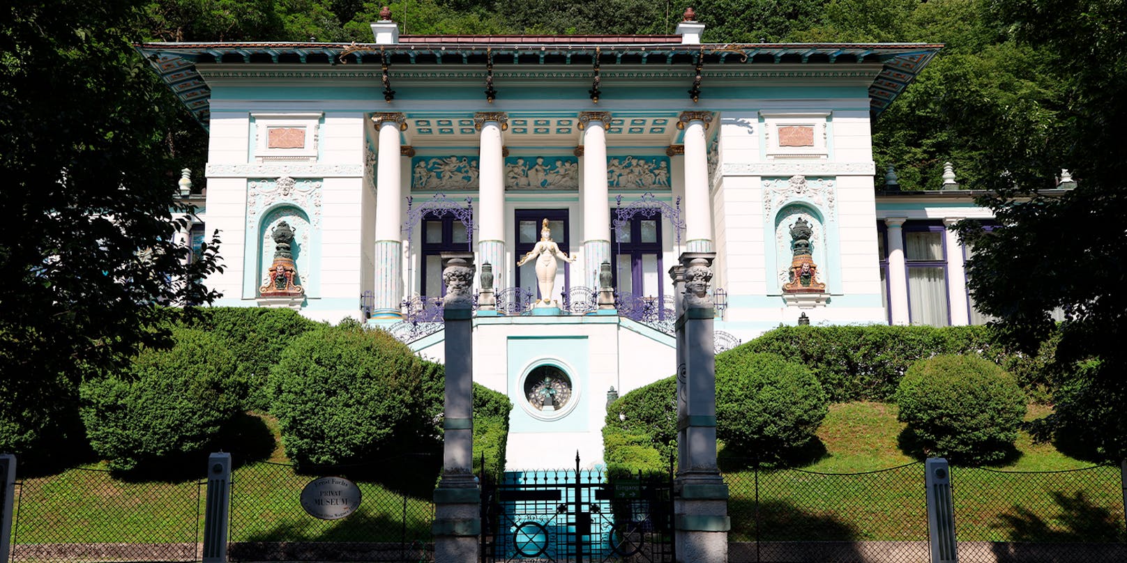 In dem 1888 von Otto Wagner errichteten Villengebäude befindet sich das Ernst Fuchs-Museum.