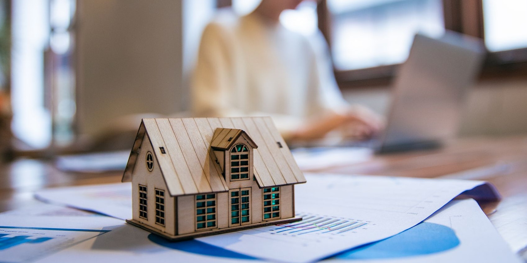 Um seinen Mietern unter die Arme zu greifen, verzichtet Norbert auf tausende Euro. (Symbolbild)