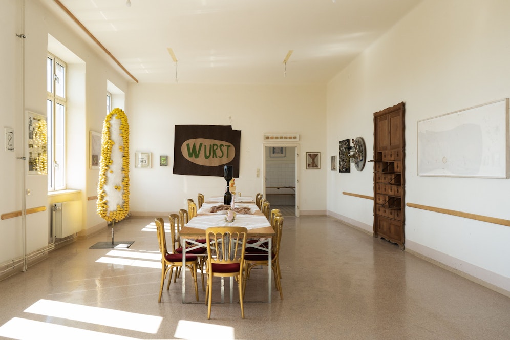 Die Kunstmesse Parallel Vienna findet bis 11. September in und um die Semmelweisklinik statt.