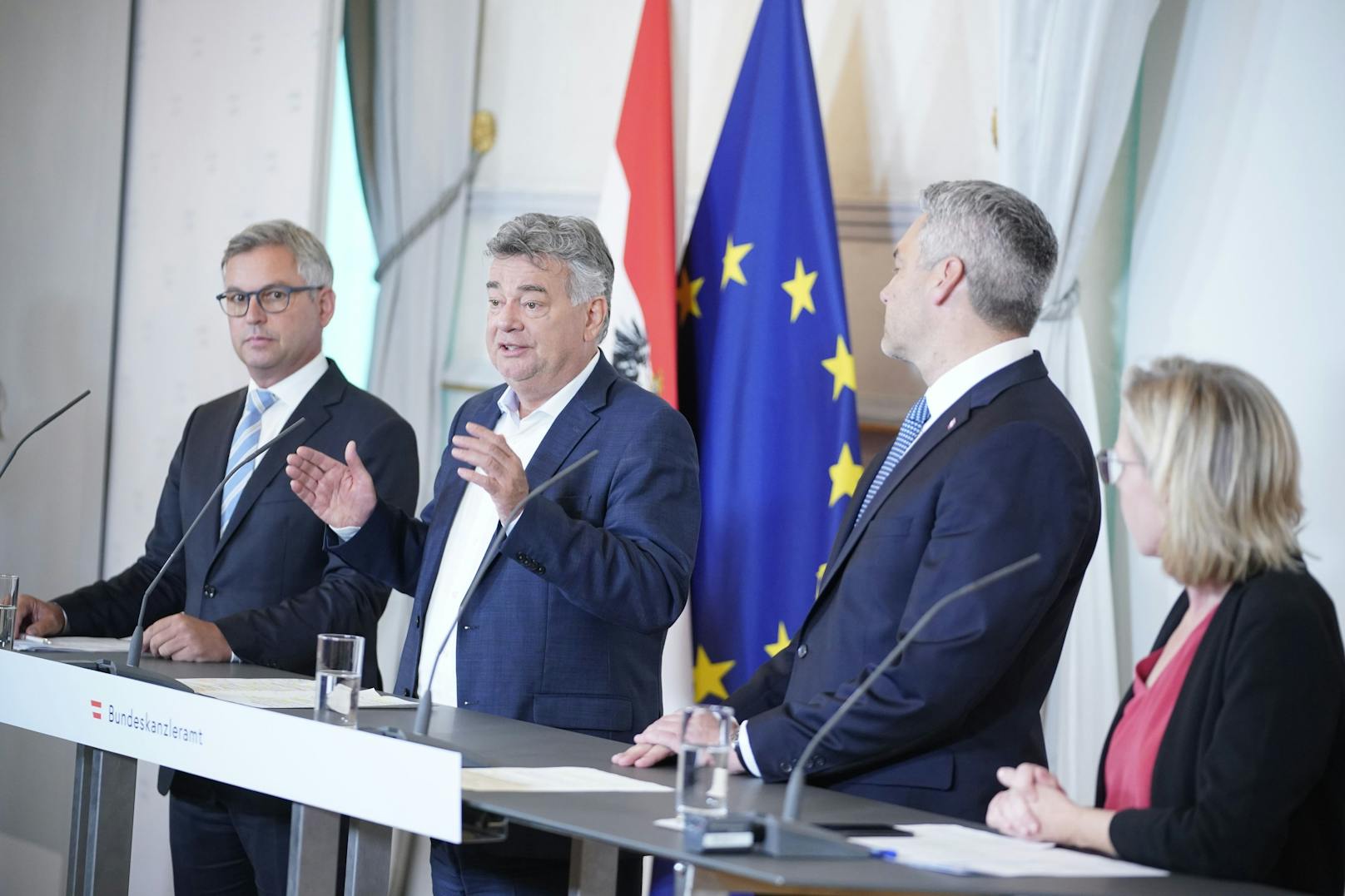 Finanzminister Magnus Brunner (ÖVP), Vizekanzler Werner Kogler (G),&nbsp;Bundeskanzler Karl Nehammer (ÖVP)&nbsp;und Energieministerin Leonore Gewessler (G)