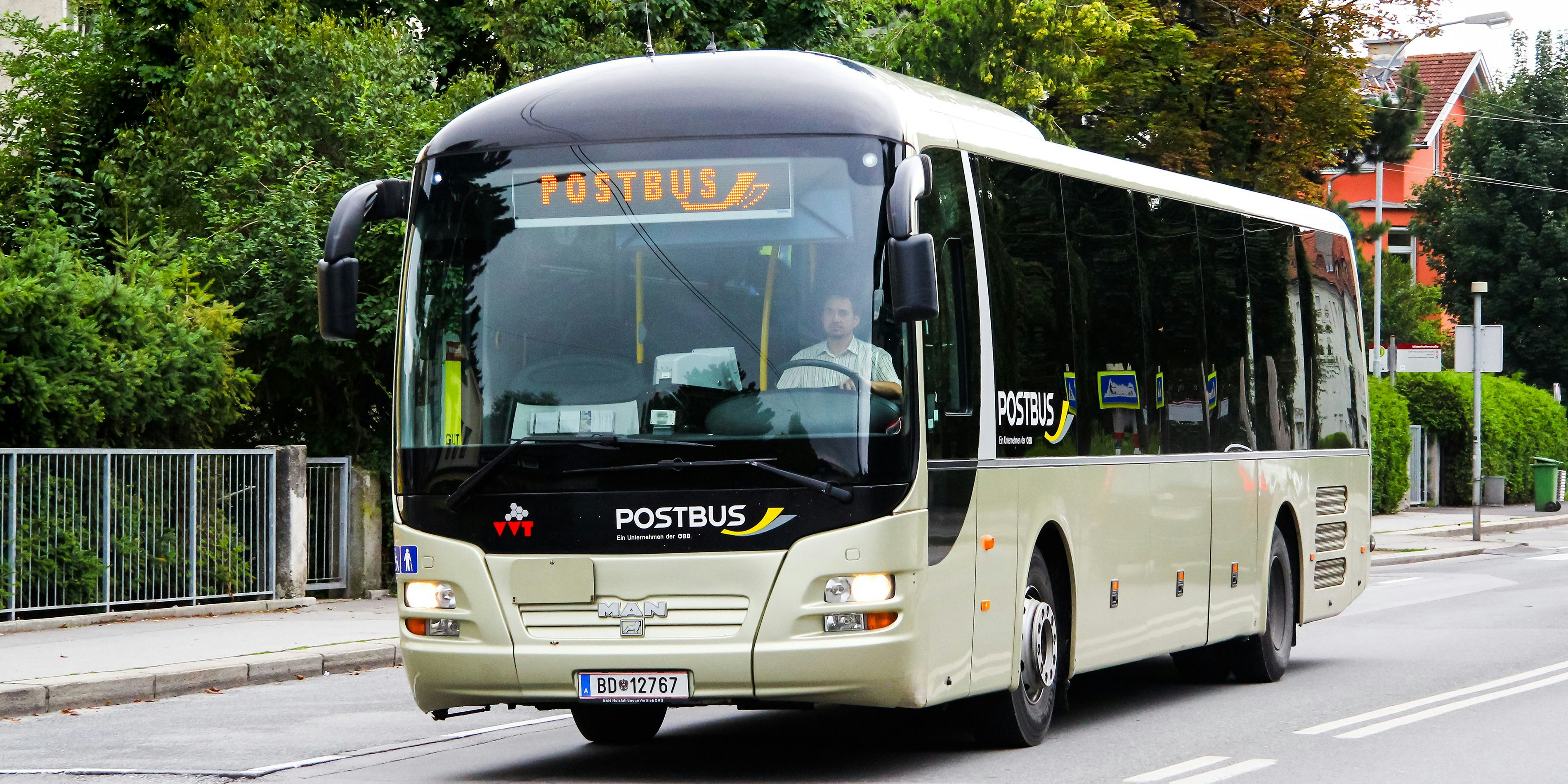 Glücklicherweise wurde keiner der Insassen verletzt. (Symbolbild)