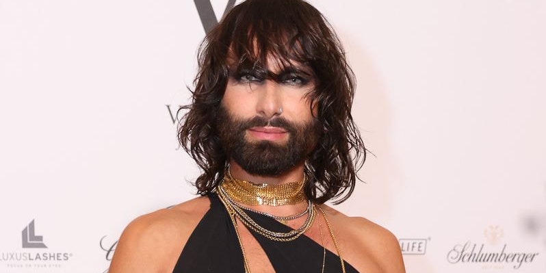 Conchita Wurst begeistert im Korsett-Kleid