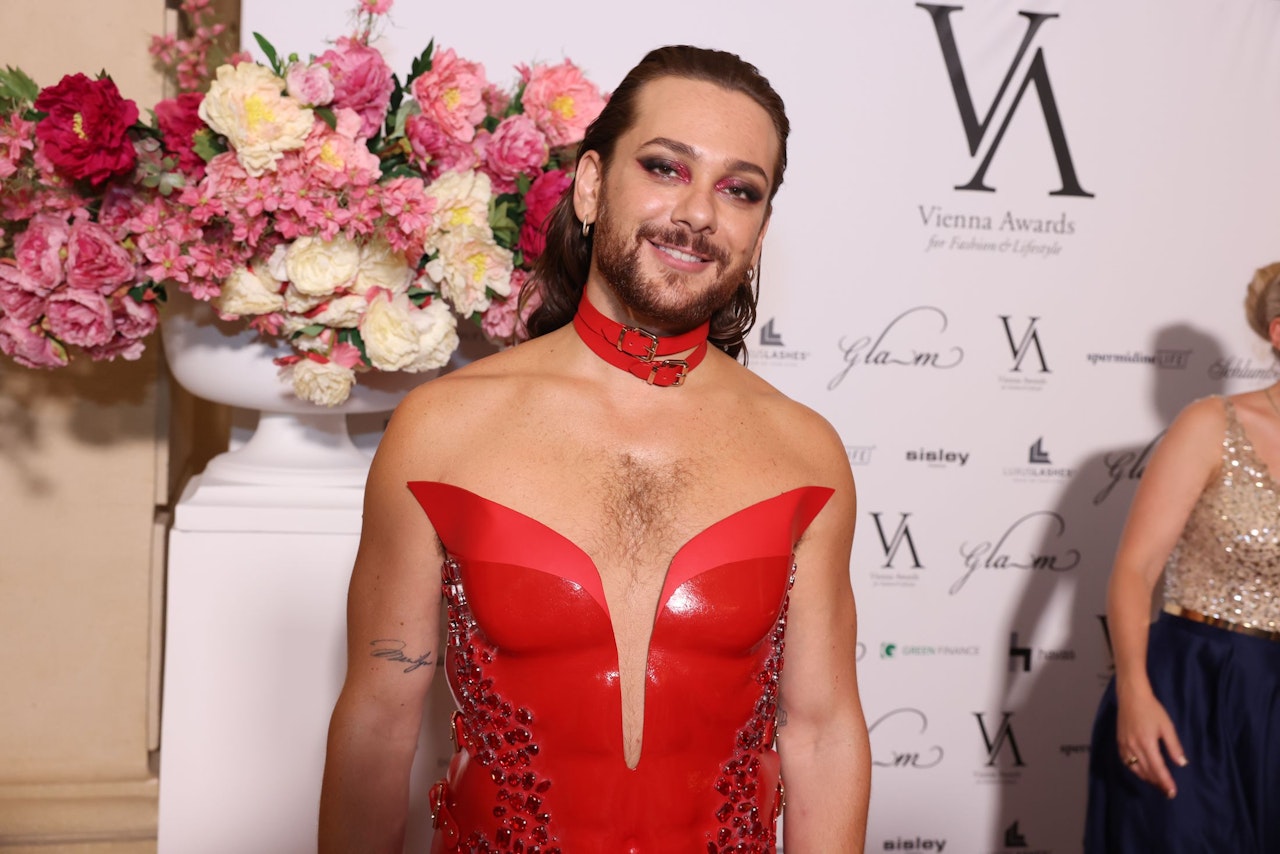 Heute.at - Keine Eier? Riccardo Simonetti lässt die Hose runter