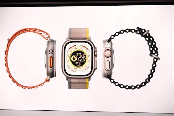Die Apple Watch Ultra. Die Uhr hat ein Gehäuse aus Titan und ein besonders helles Display.