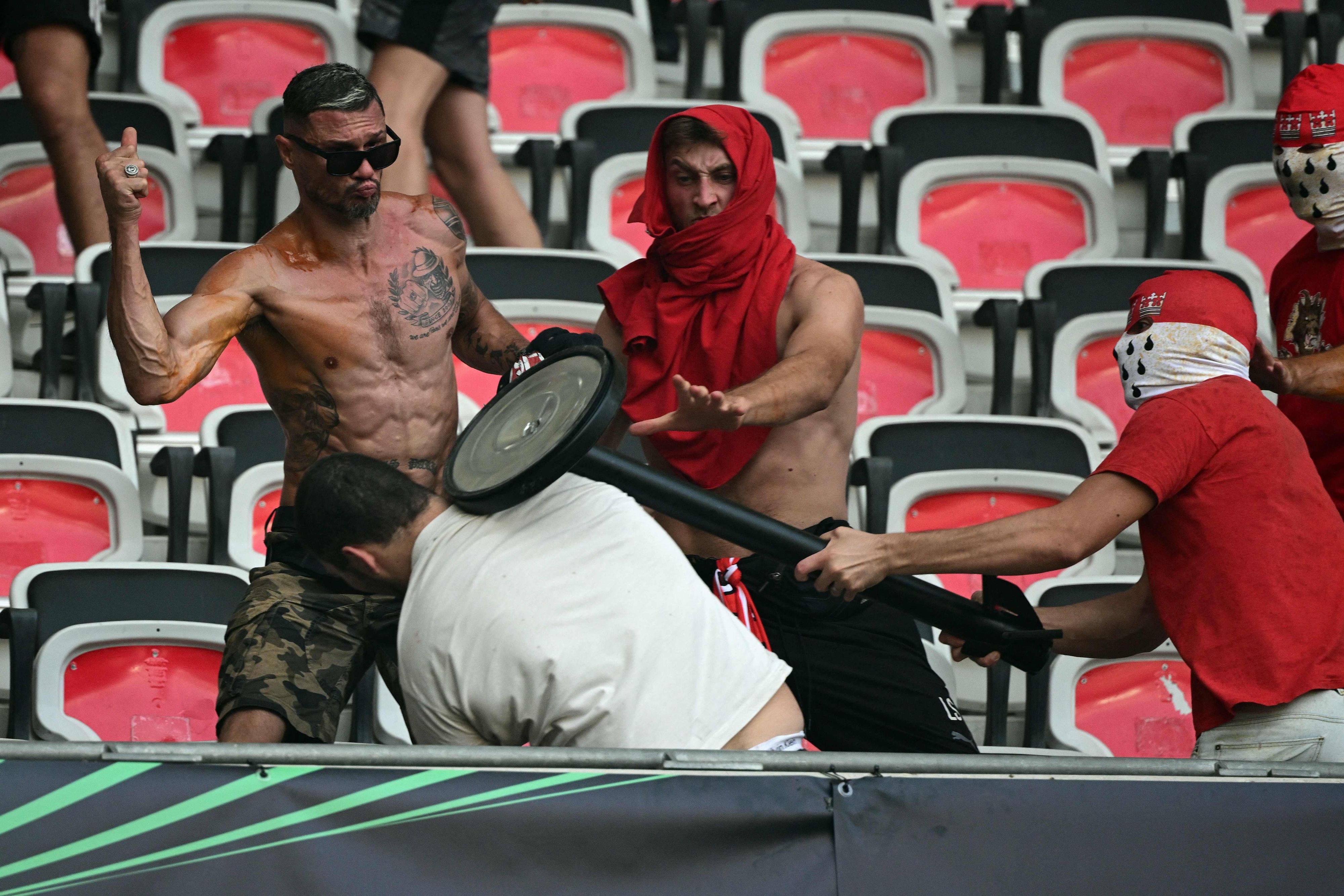 Vor der Begegnung zwischen Nizza und Köln ist es zu schweren Randalen gekommen. 