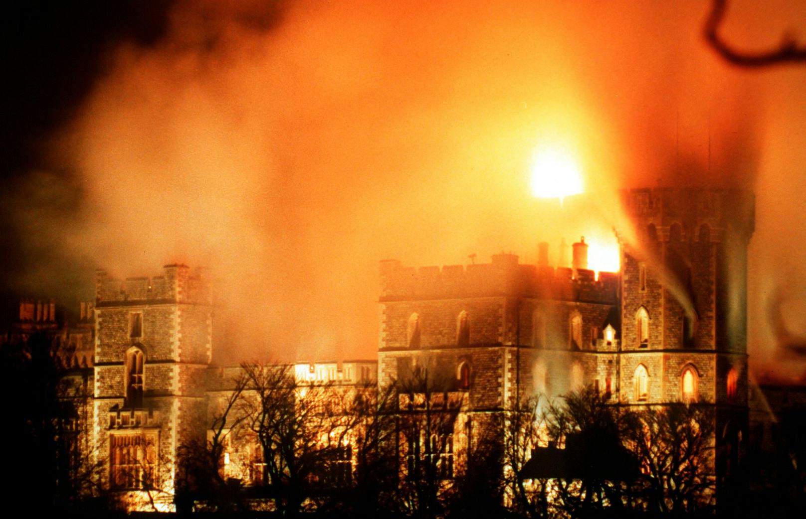 Schloss Windsor stand 1992 lichterloh in Flammen. Es war ein geliebter Rückzugsort der Queen.