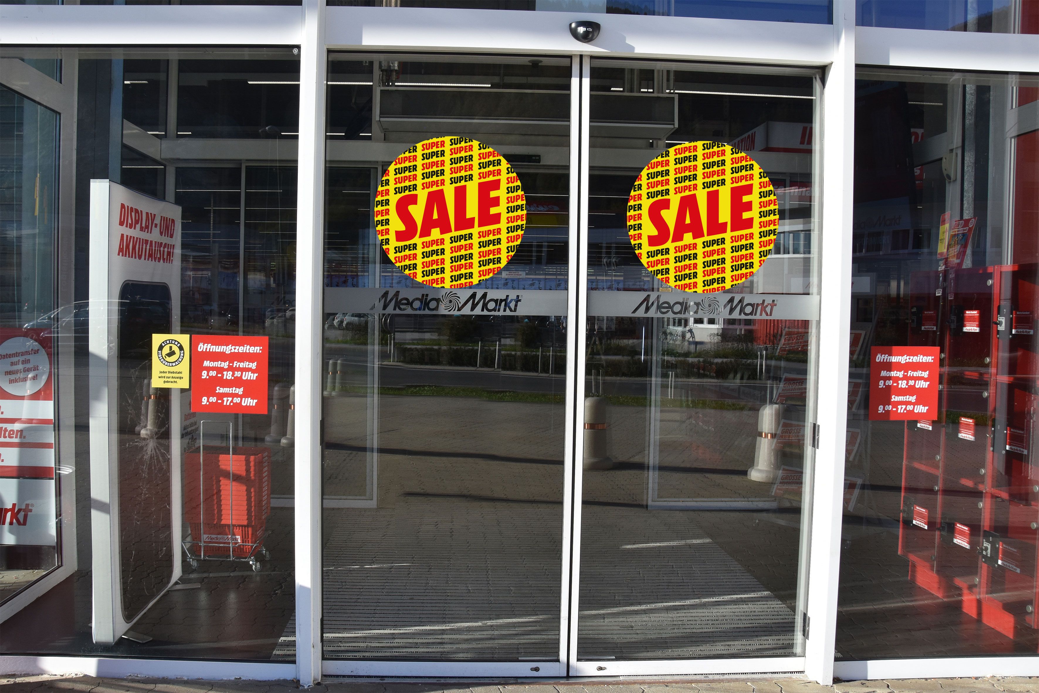 MediaMarkt räumt seine Lager und lädt zum Abverkauf.