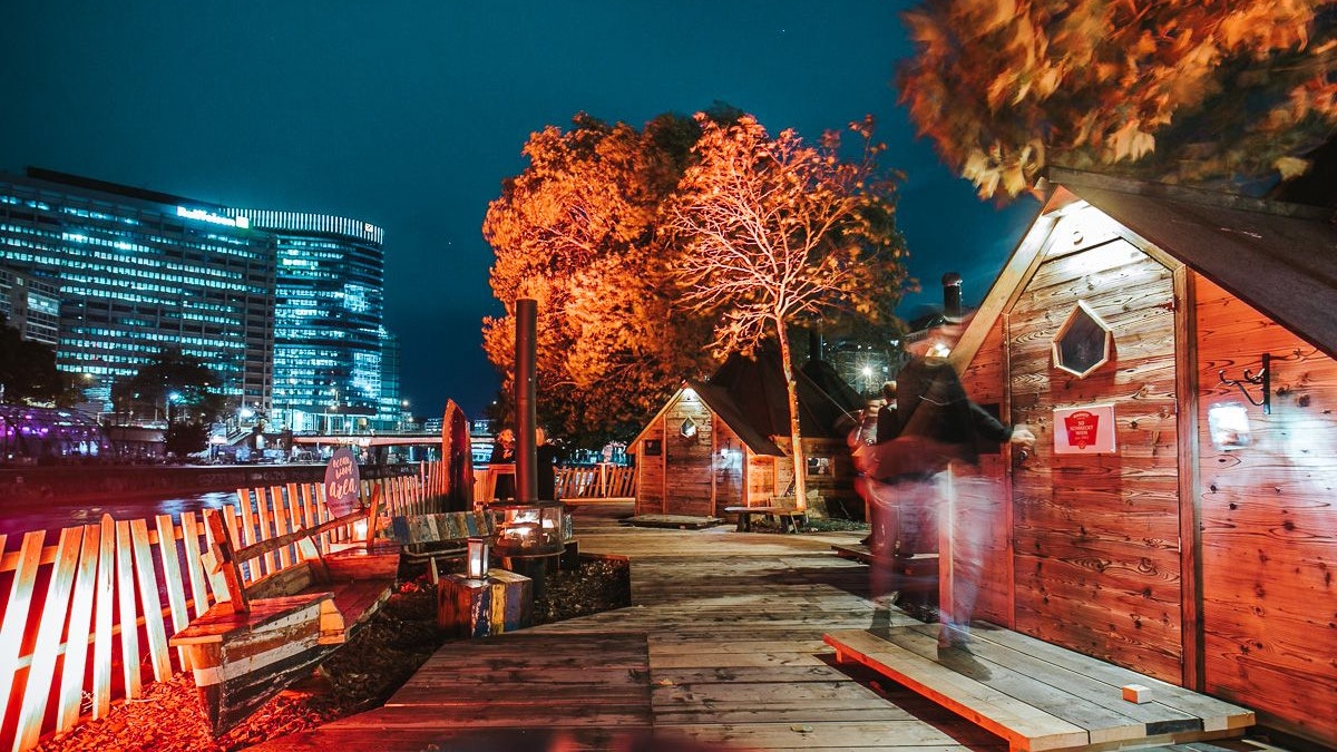 Am 14. Oktober kehrt das Feuerdorf an den Wiener Donaukanal zurück.