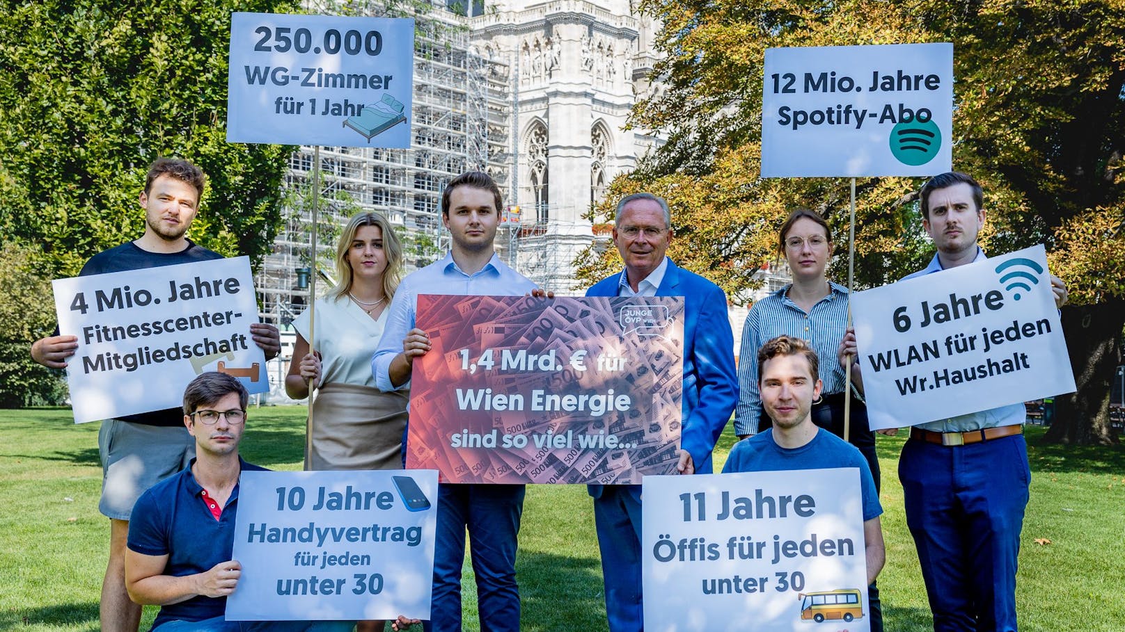 Die Junge ÖVP mit VP-Chef Karl Mahrer und JVP-Chef Harald Zierfuß (m.) rechnet vor, was man alles um 1,4 Milliarden Euro bekommt.