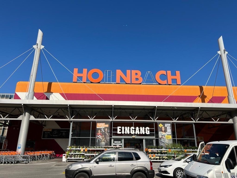 Das Netz vermutet einen Marketing-Gag: Bei Hornbach verschwinden Buchstaben.