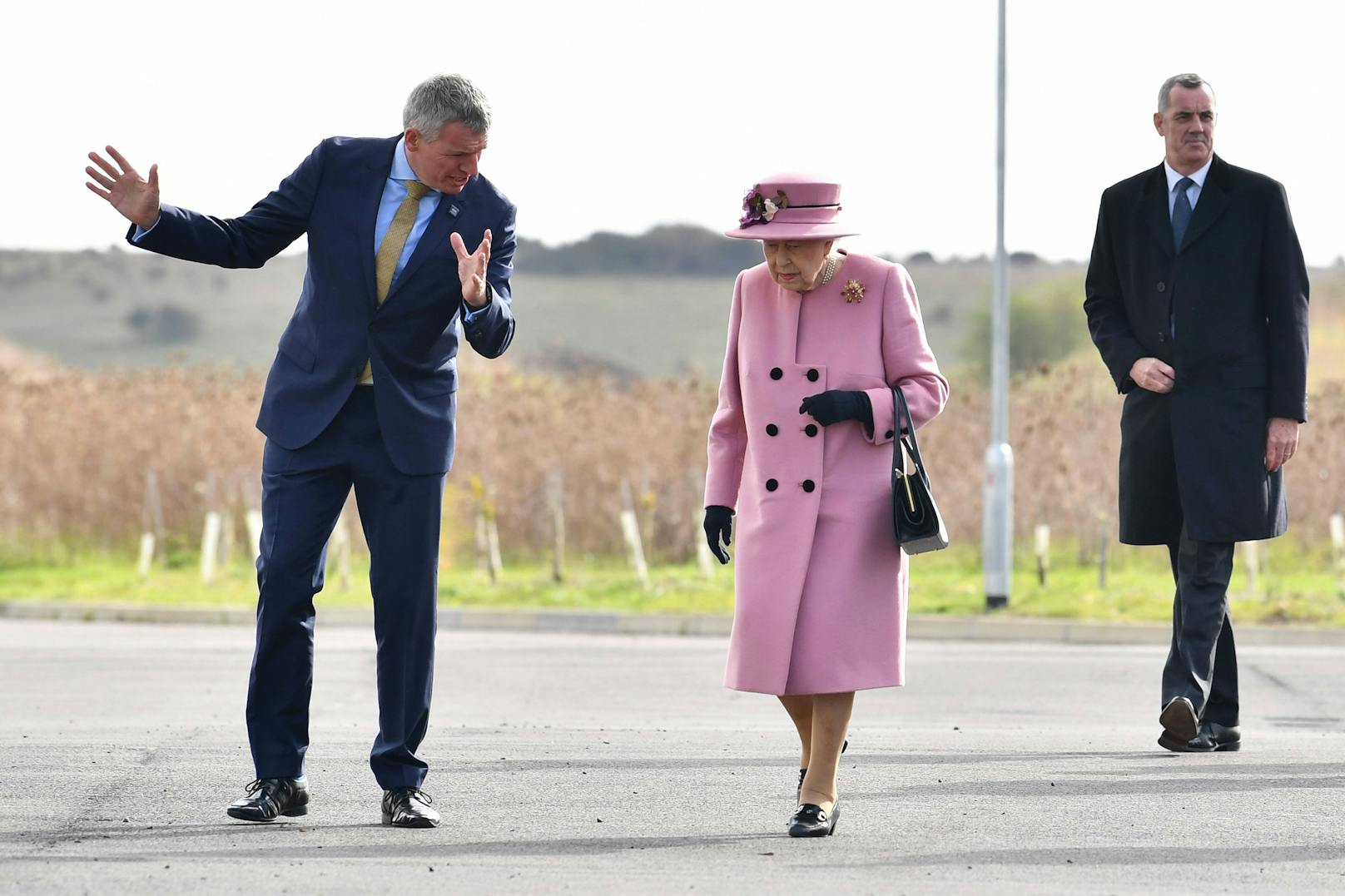 Queen Elizabeth II und Prince William bei einem ihrer vielen öffentlichen Auftritte.