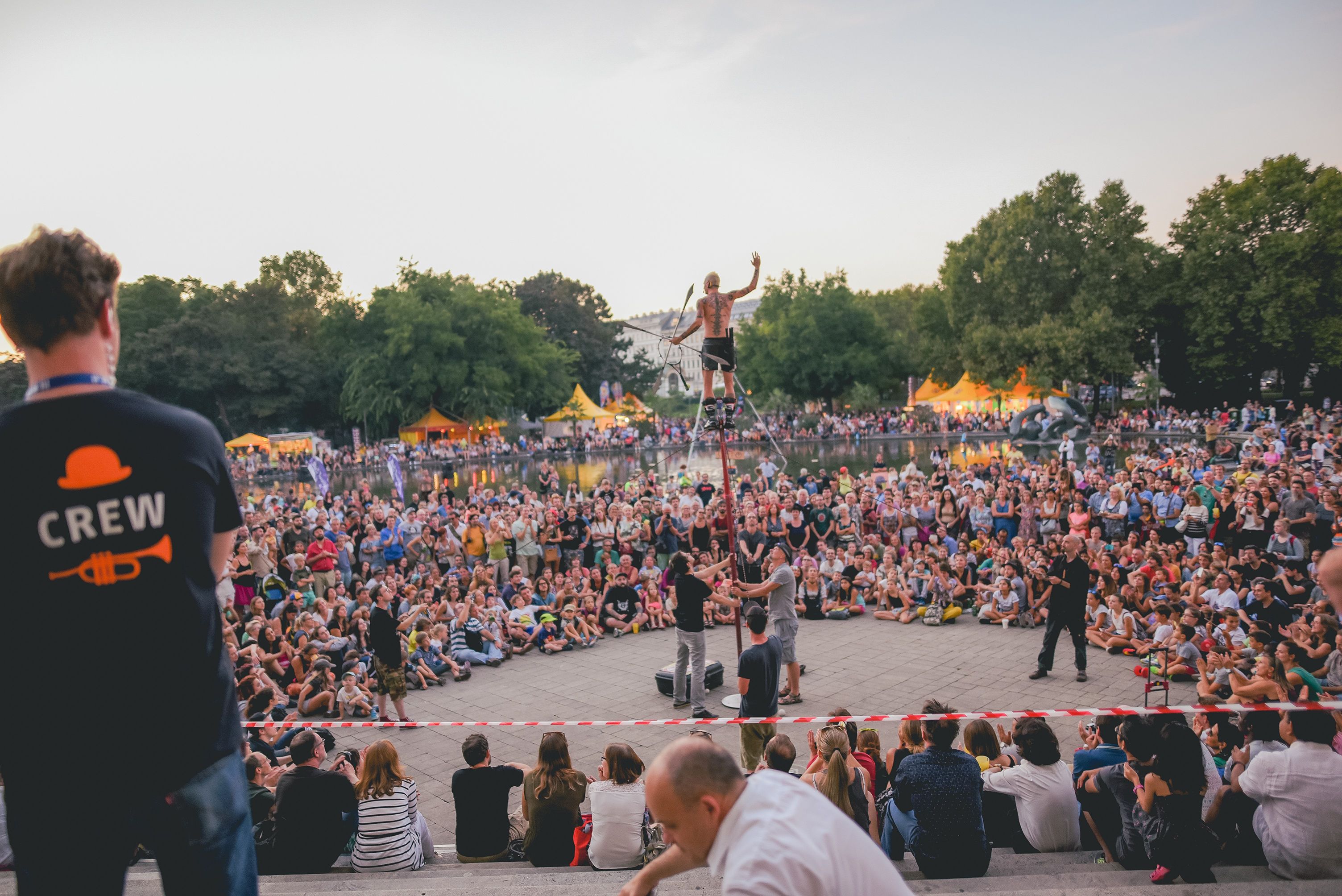 Nach zwei Jahren Corona-Pause versammeln sich internationale Straßenkünstler für das Gratis-Festival 