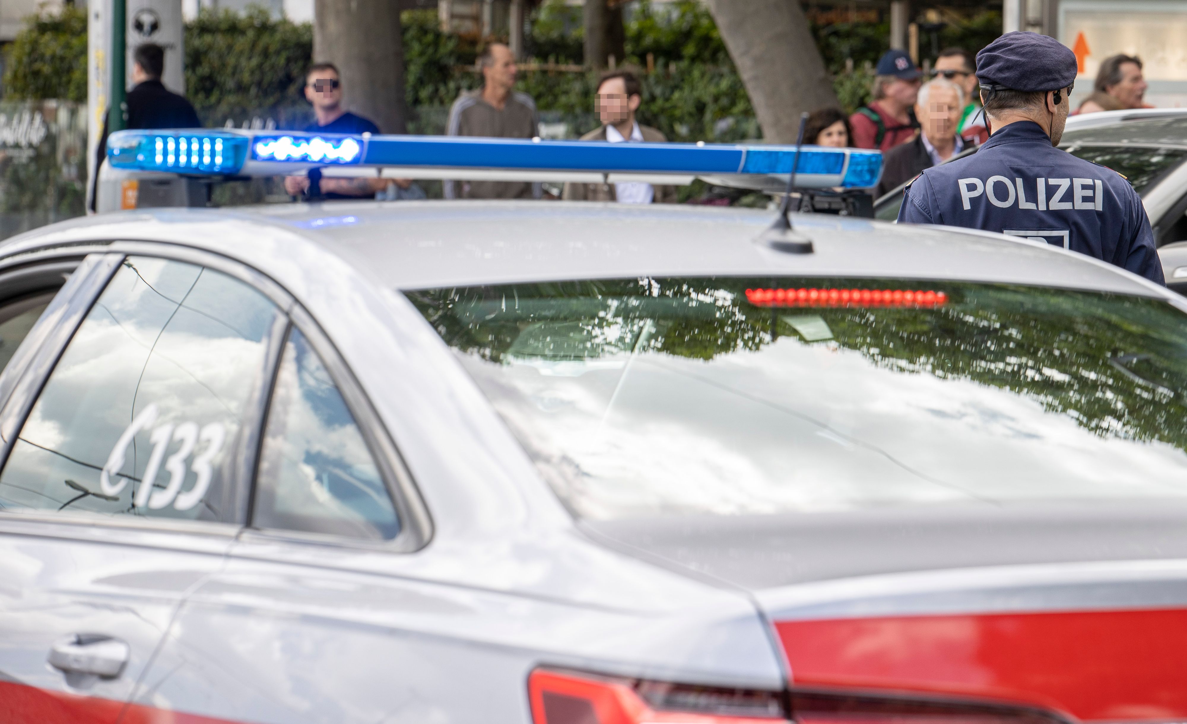 Die Polizei eilte am Donnerstag in den Schönbornpark in Wien-Josefstadt.