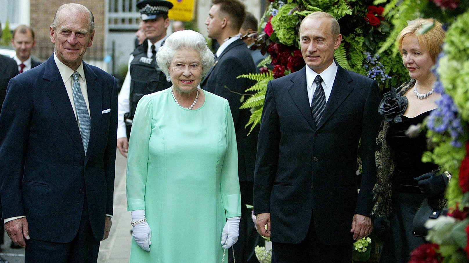 Queen Elizabeth mit Wladimir Putin im Jahr 2003