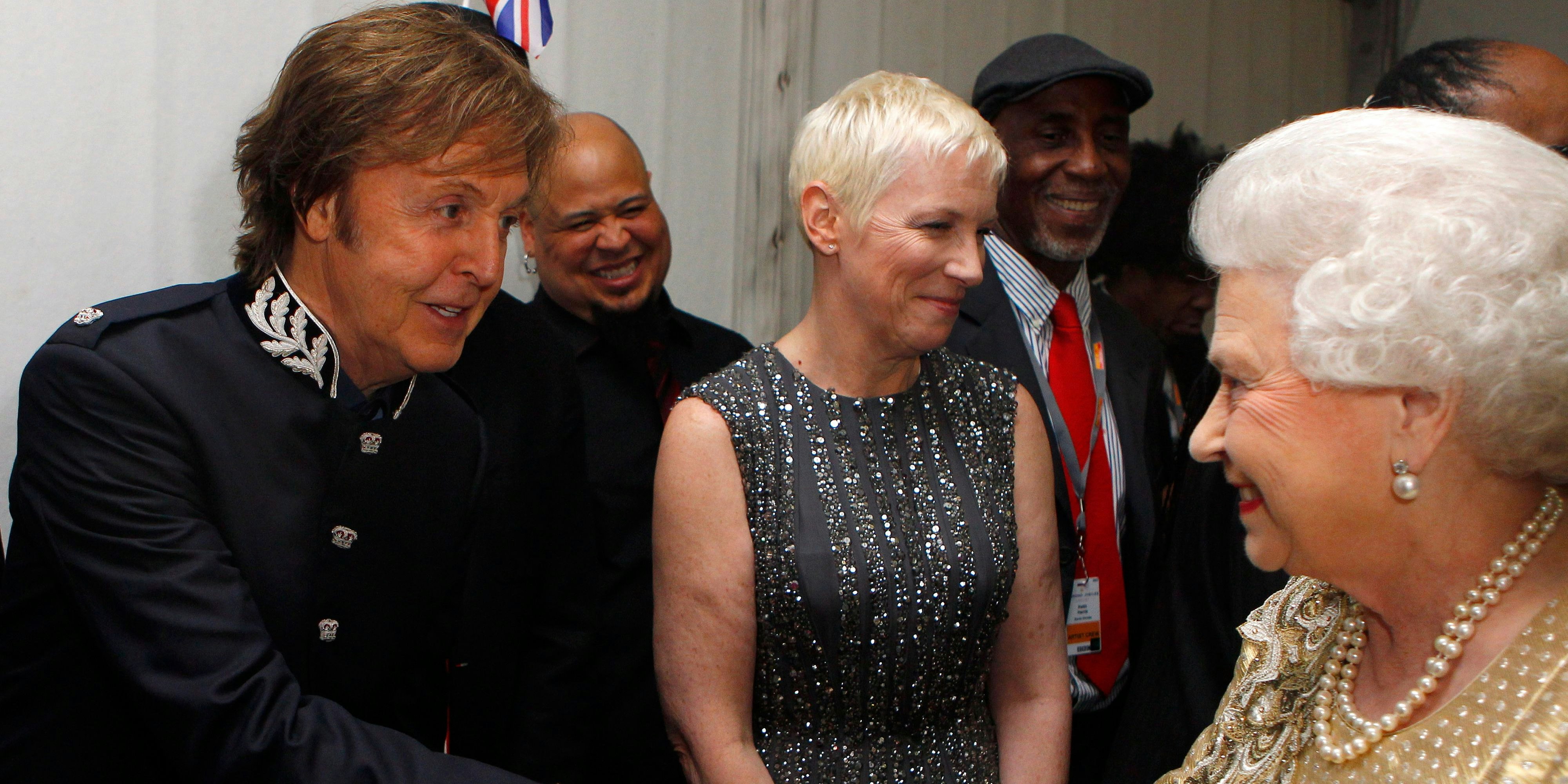 Der Sänger traf die britische Monarchin mehrmals.