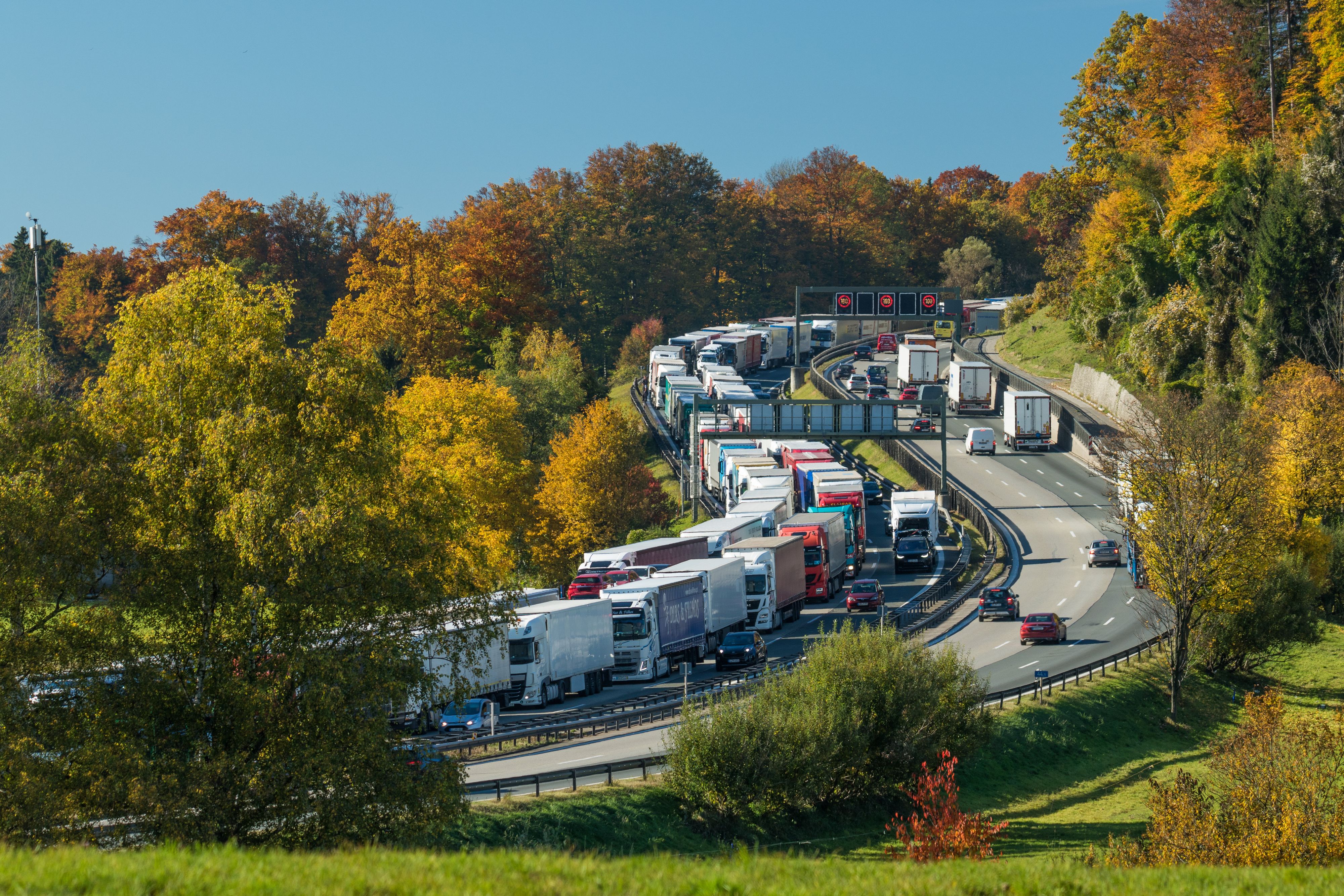 Sechs Stunden lang war die A13 für den gesamten Verkehr gesperrt.