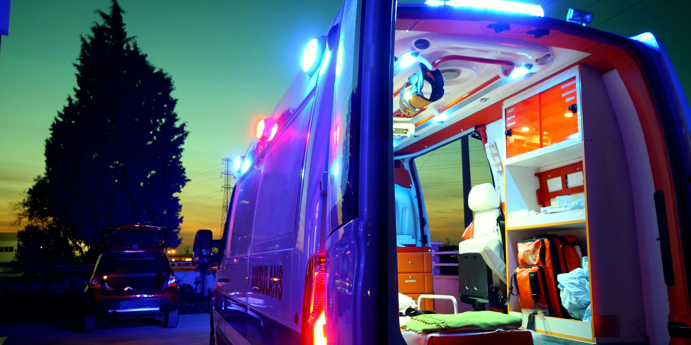 Das Rettungsauto war in den Unfall verwickelt. Symbolbild. 