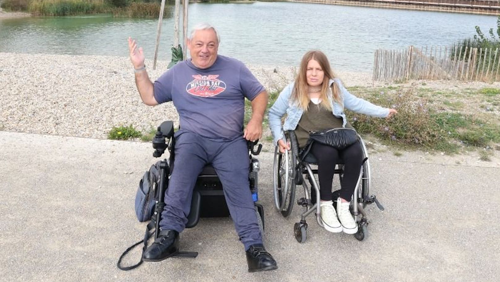 Harald (60) und Christine (36) starten eine Unterschriftenaktion: Sie fordern einen barrierefreien Zugang zum Asperner Badeteich.