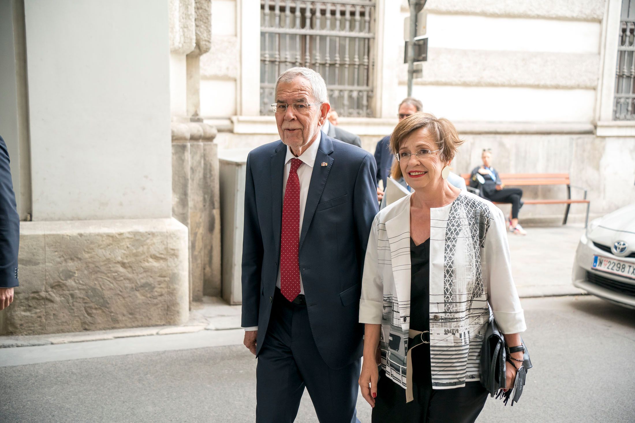 Das First Couple fliegt nach London.