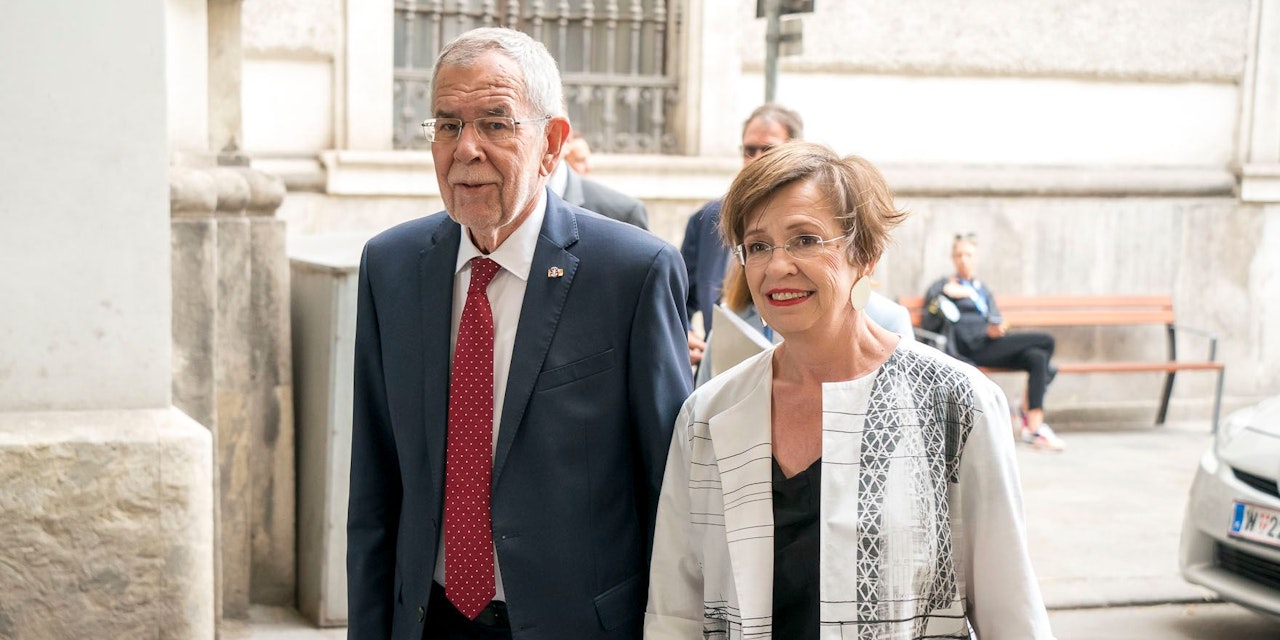 Welt VdB vor dem Begräbnis zu Empfang von König Charles Heute.at