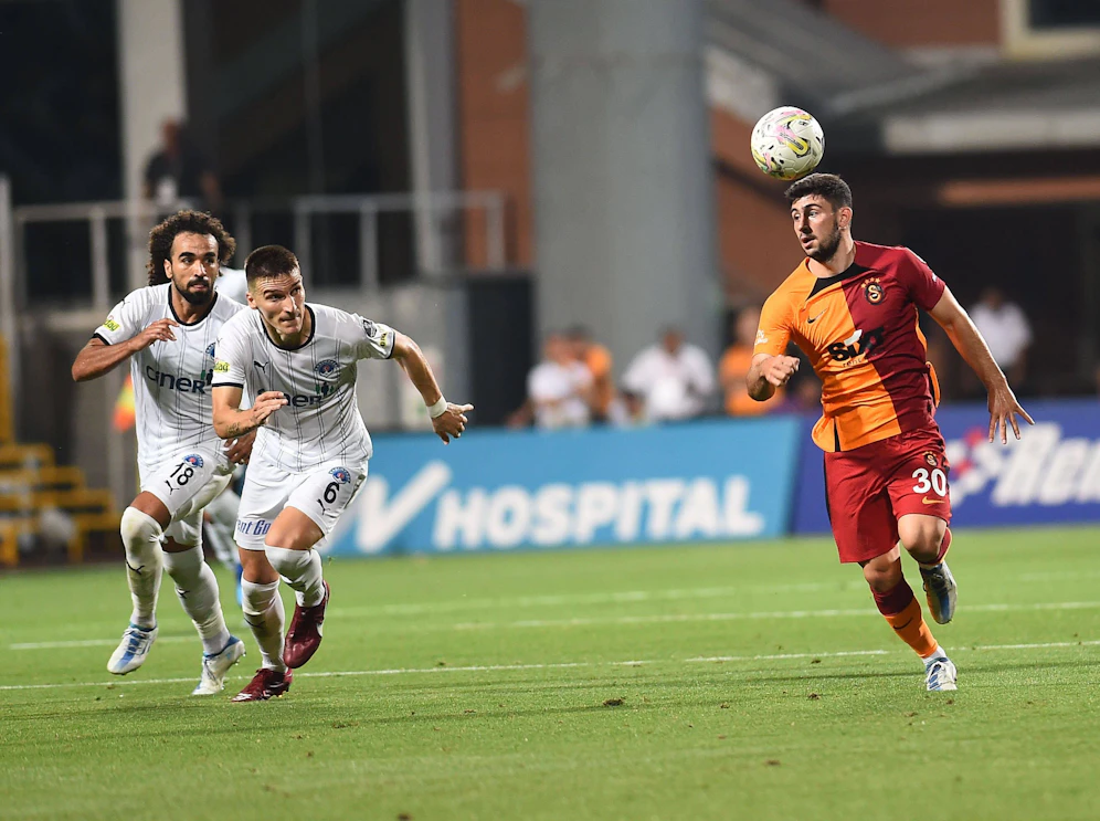 Yusuf Demir im Galatasaray-Dress.