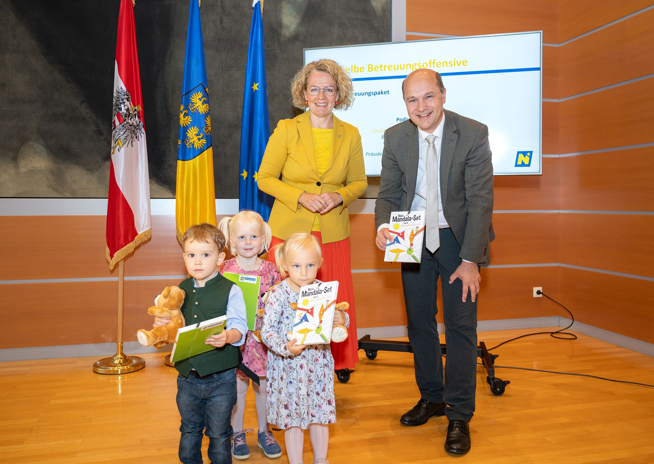 Land setzt Maßnahmen-Paket um: Landesrätin Christiane Teschl-Hofmeister und NÖ Gemeindebund-Präsident Johannes Pressl informierten in St. Pölten bei einer Pressekonferenz