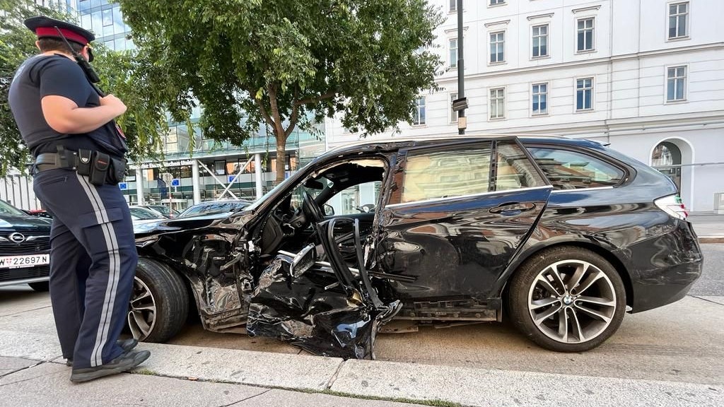 Die 48-Jährige saß in diesem 3er BMW