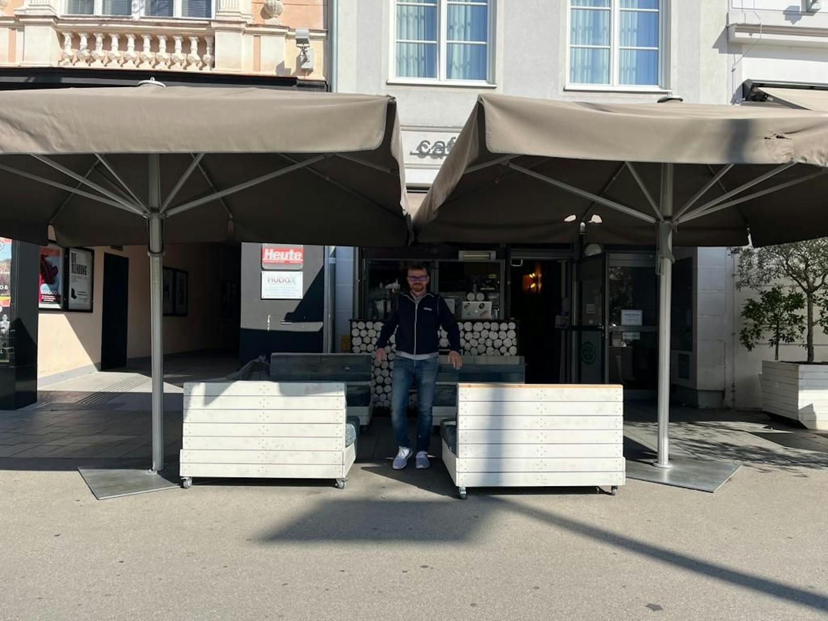 Florian Zizlavsky vom Cafe Central am Rathausplatz in St. Pölten