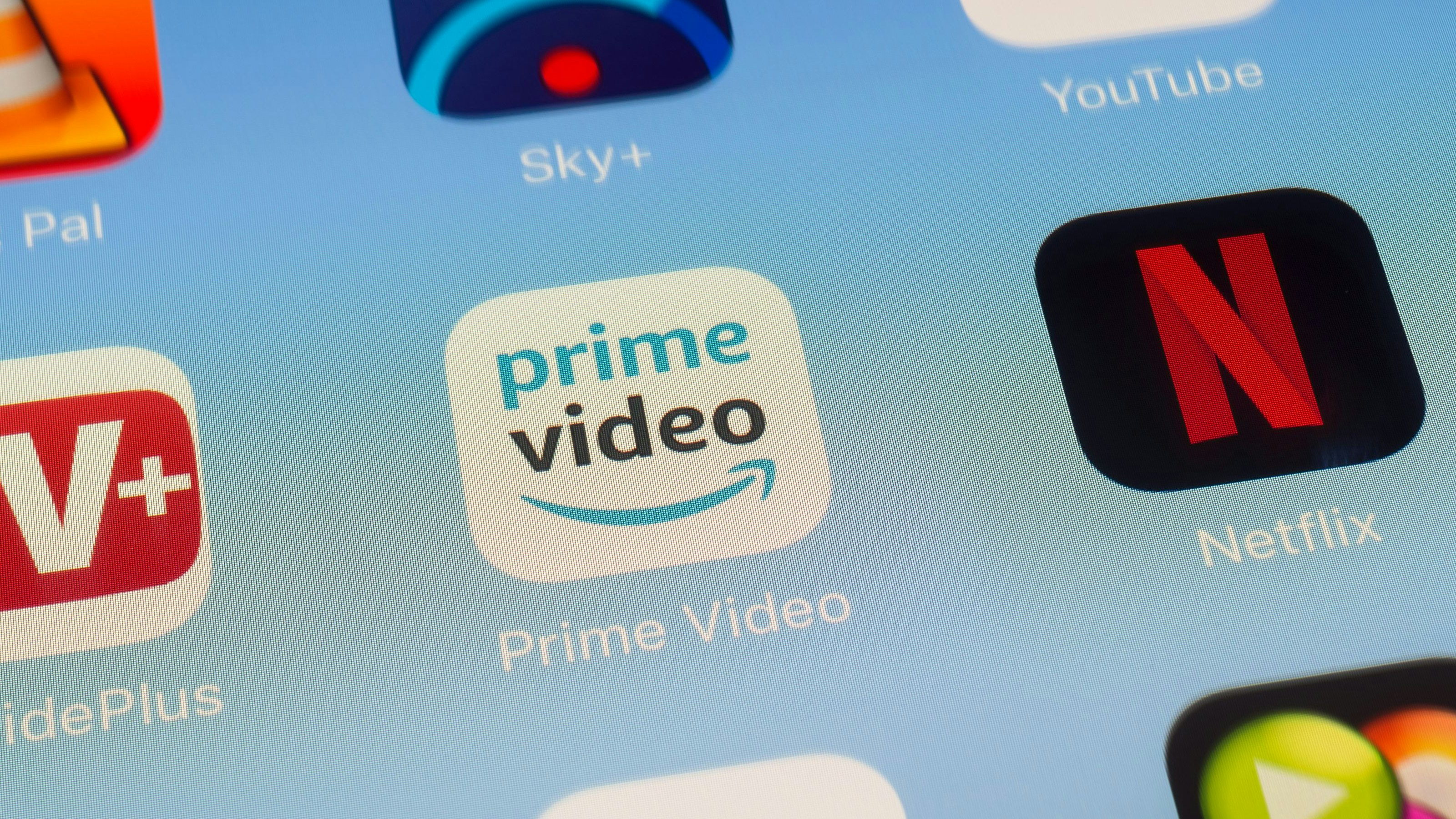 London, UK - June 01 2018: The icons of Netflix, Amazon Prime Video, TvGuidePlus, TVCatchup, VLC Player, TuneIn Radio, YouTube, Das Erste and Freeview apps on the screen of an iPad.