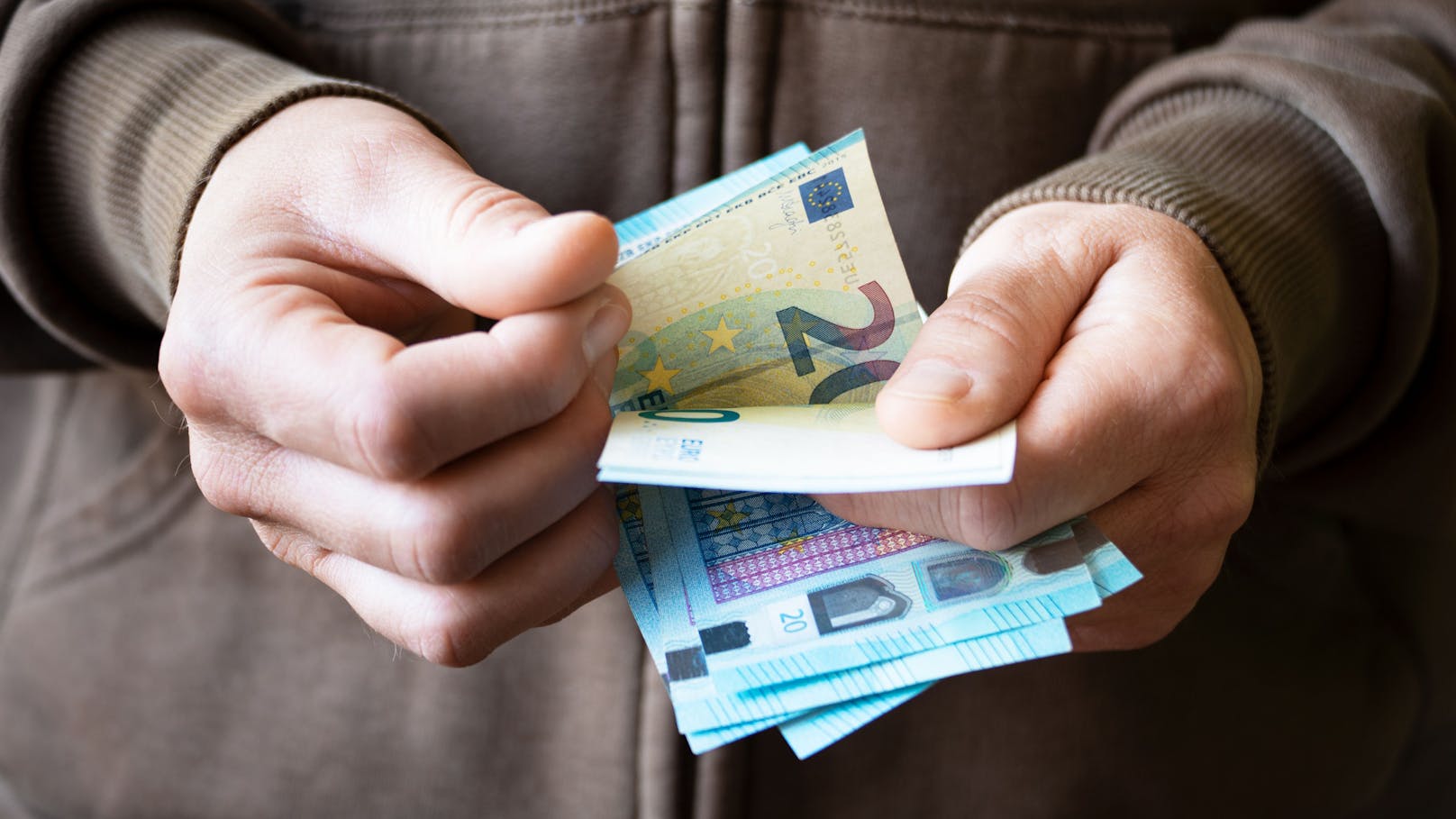 Tausend Euro für Pflege erhalten jetzt rund 47.000 Niederösterreicher