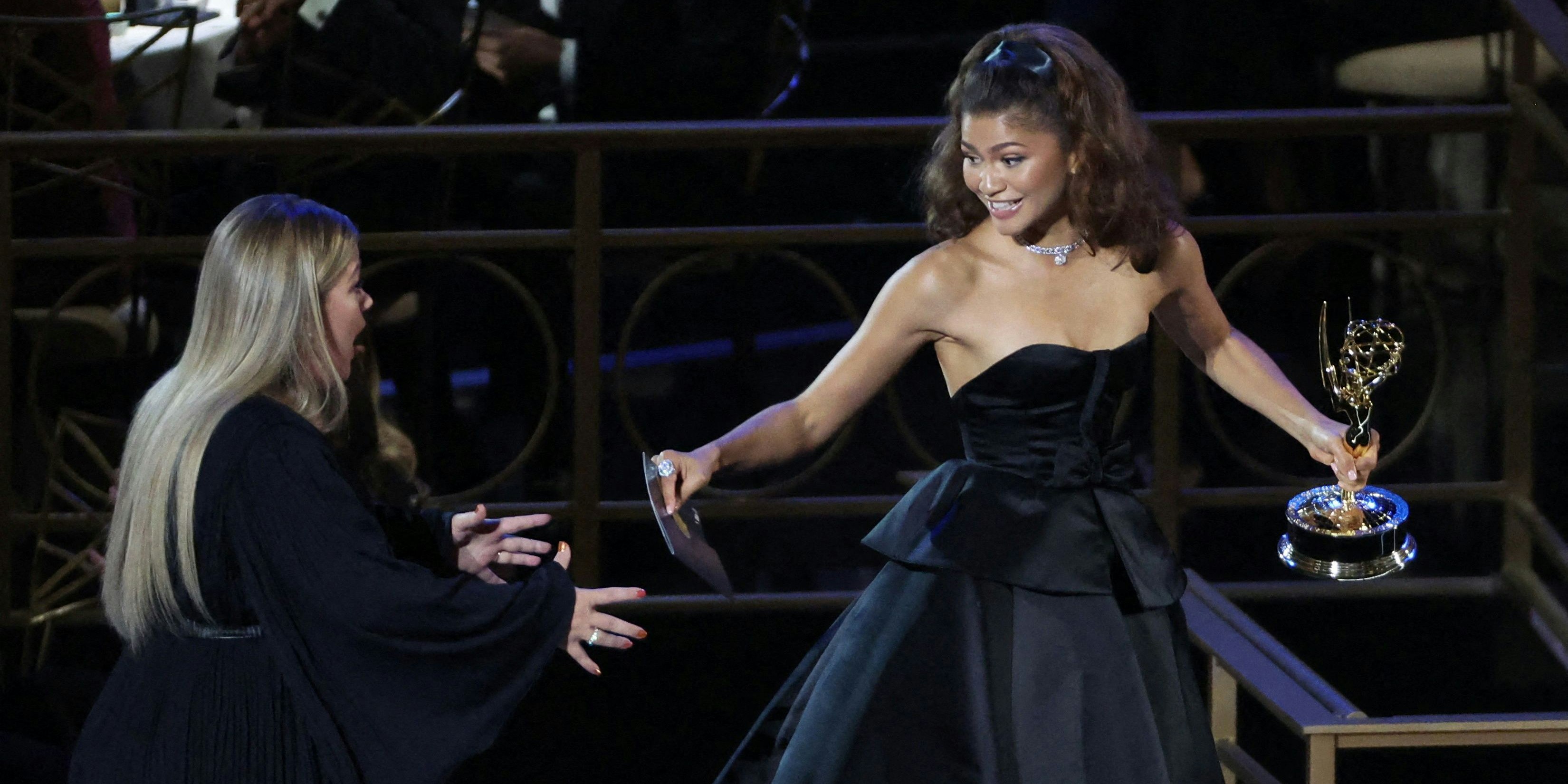 Zendaya freut sich