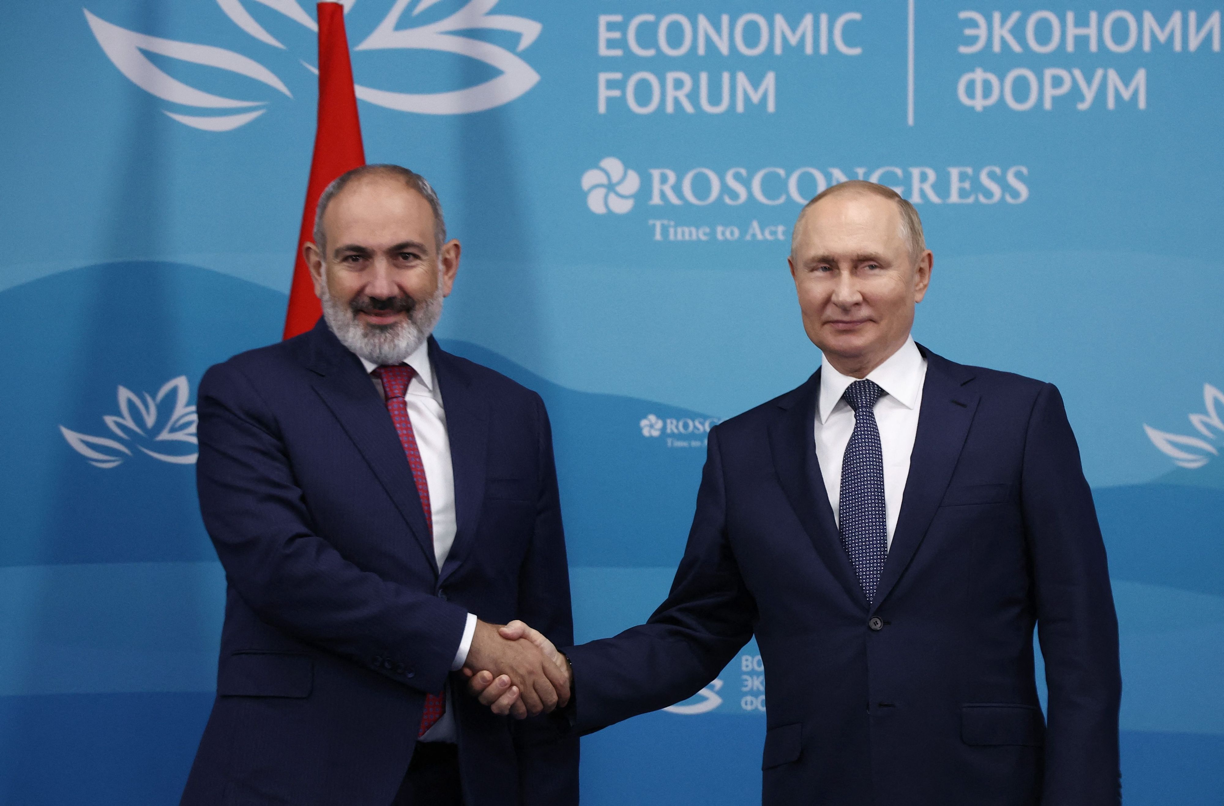 Armeniens Premierminister fordert Unterstützung bei Russland an.