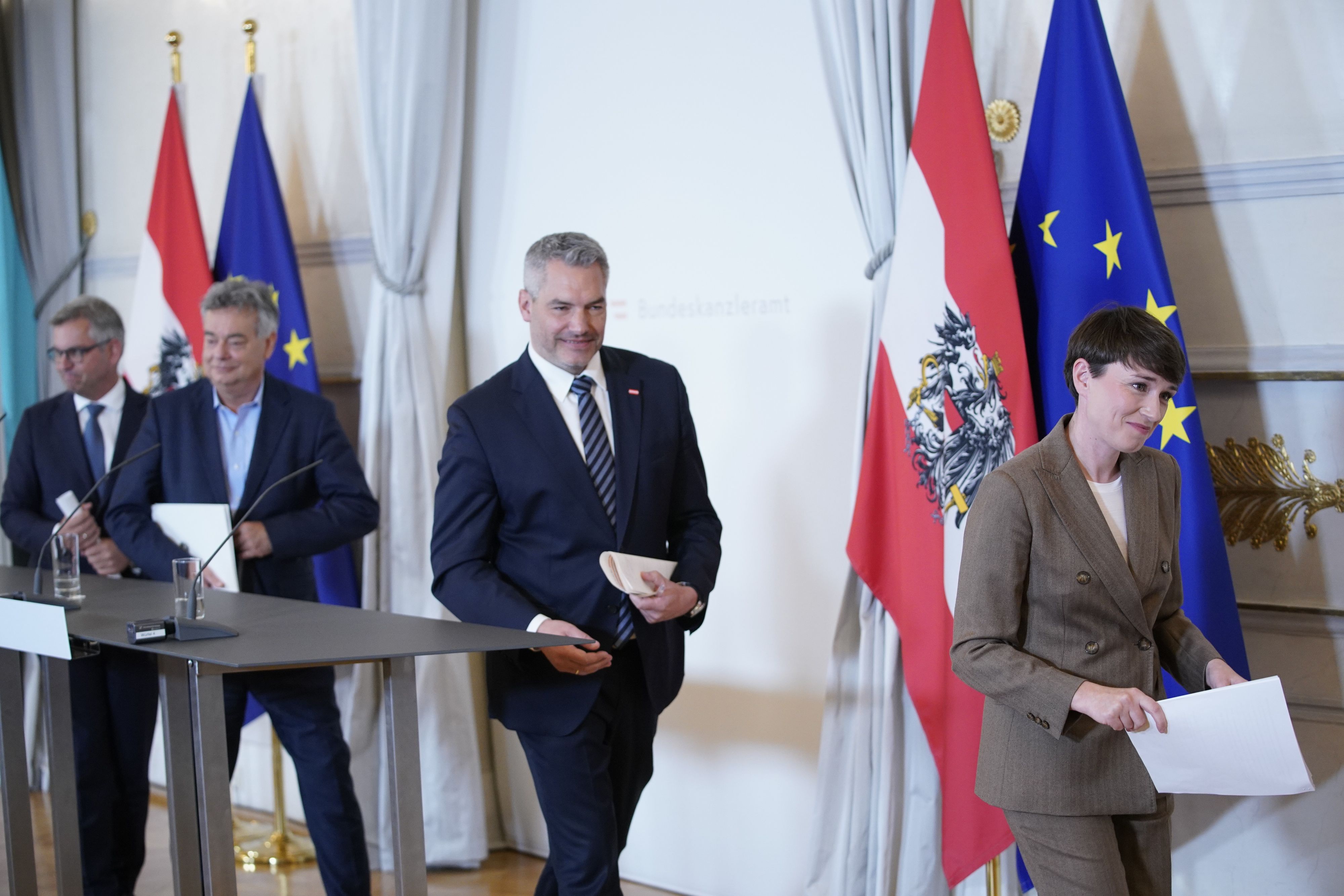 Präsentierten Maßnahmen: Maurer, Nehammer, Kogler und Brunner