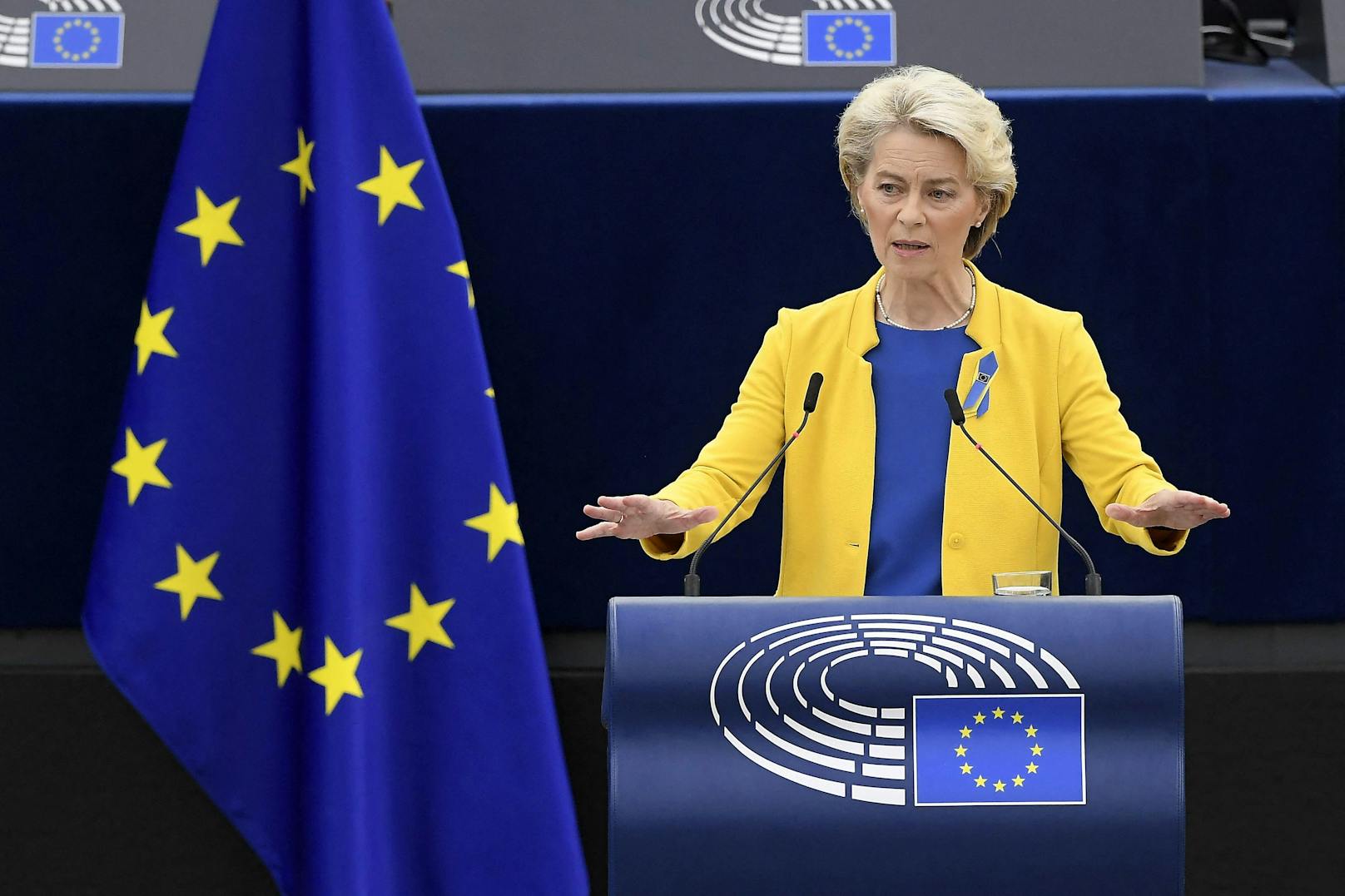 EU-Chefin hält wohl wichtigste Rede im Ukraine-Look