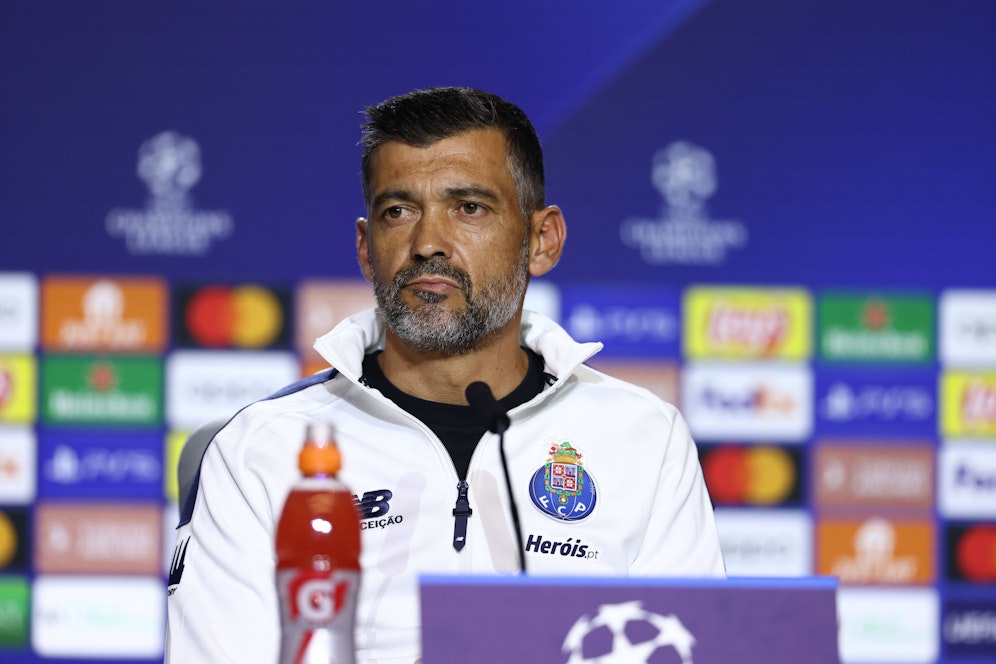 Die Familie von Porto-Coach Sergio Conceicao wurde mit Steinen attackiert.