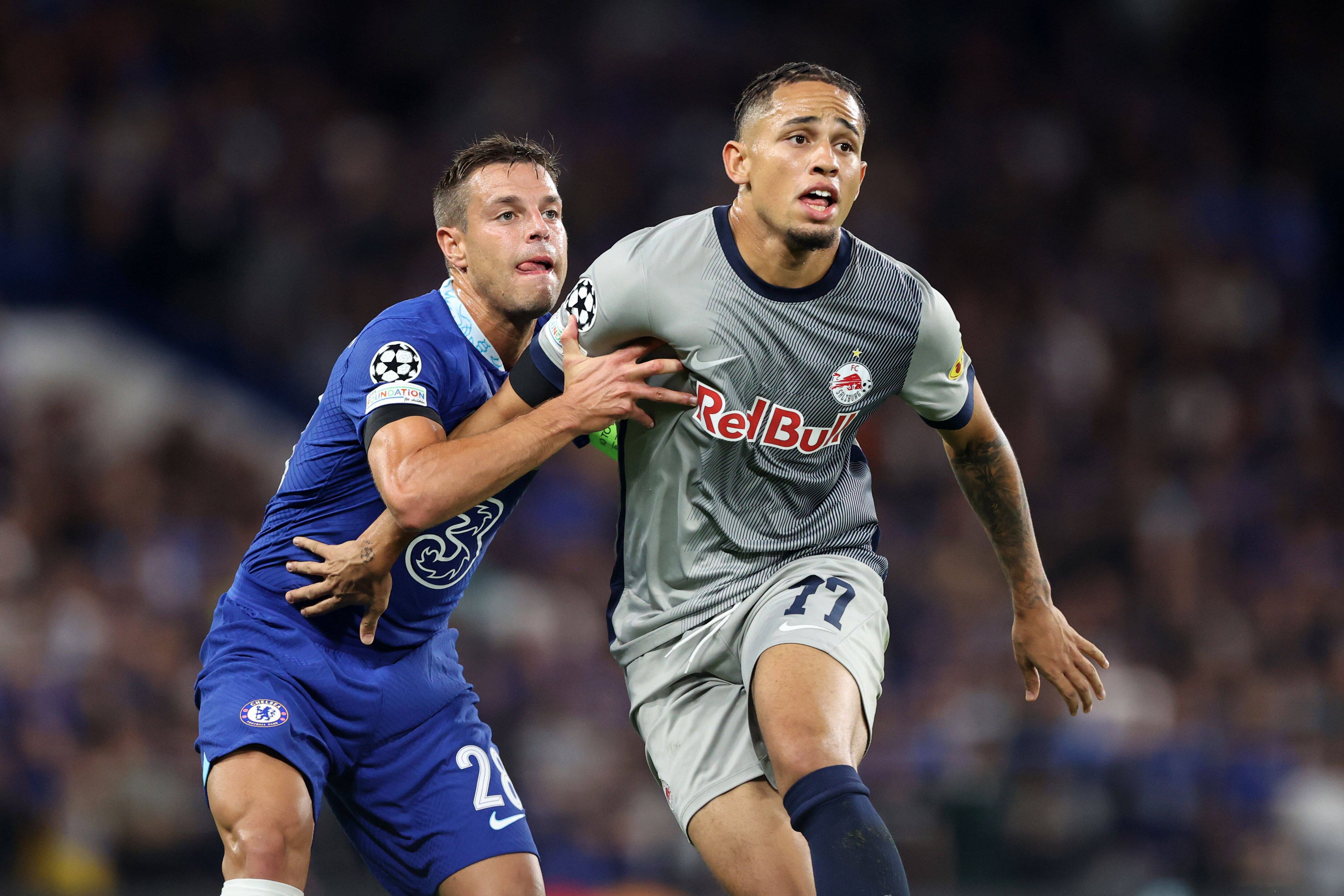 Noah Okafor im Duel gegen Chelsea. 