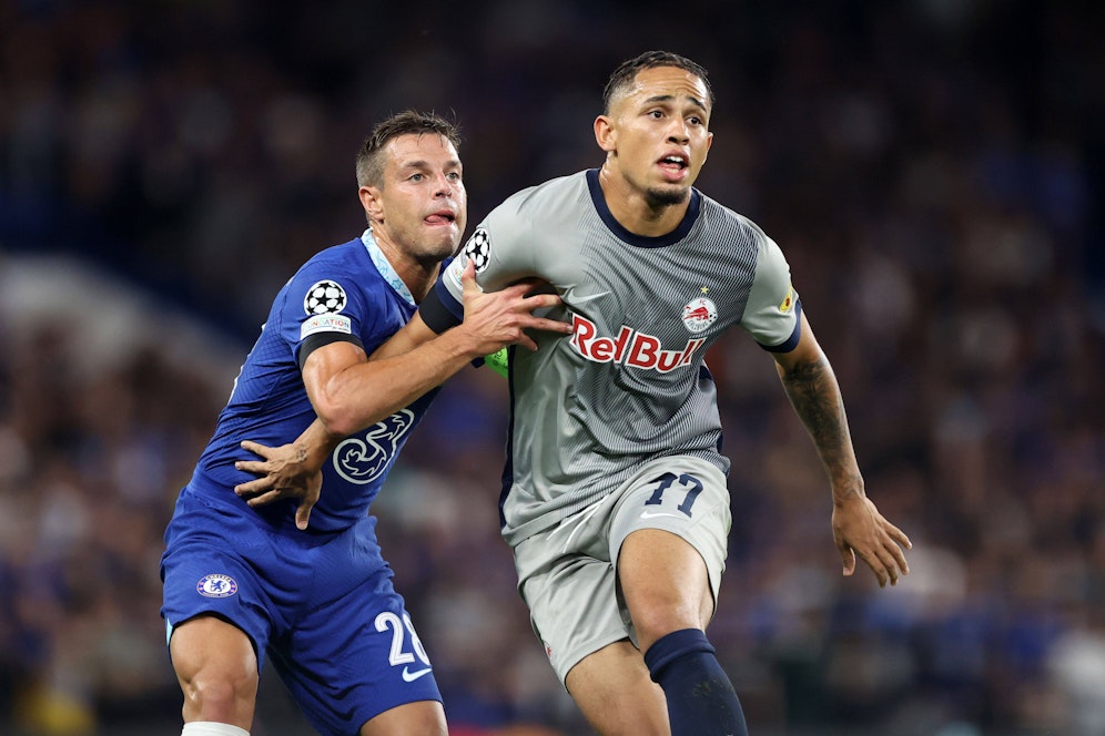 Noah Okafor im Duel gegen Chelsea. 