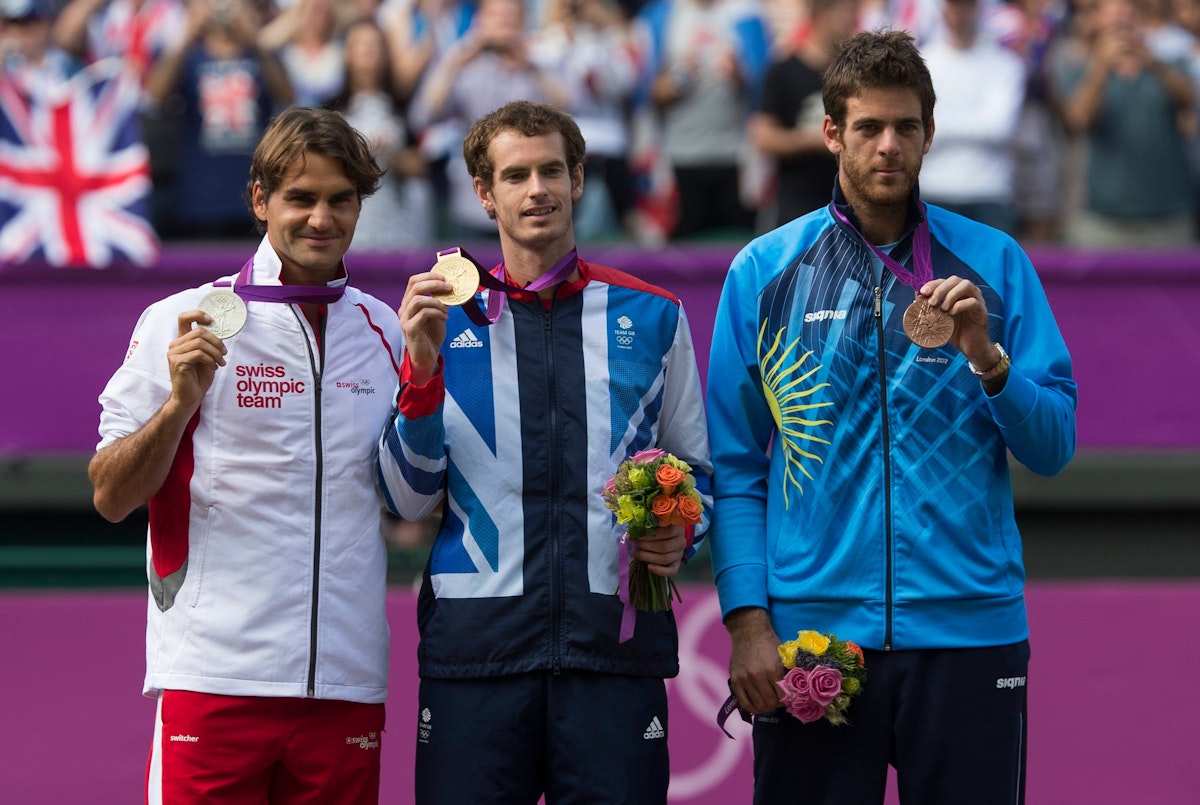 Apropos Olympia: Einzel-Gold ist einer de wenigen Titel, die dem Tennis-Großmeister in seiner außergewöhnlichen Karriere verwehrt bleiben. 2012 verlor er das Finale gegen den Briten Andy Murray in London. Aber: Gemeinsam mit Stanislas Wawrinka gewann Federer im 2008 Doppel-Gold.