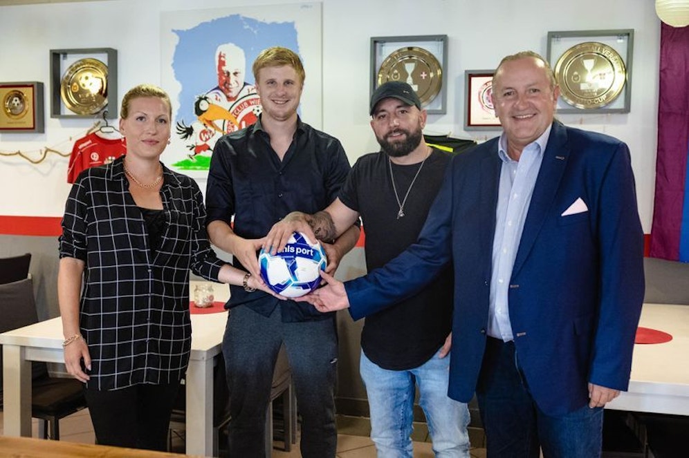 Martin Hinteregger mit Christopher Seiler - die Wiener Viktoria stellt sich neu auf.