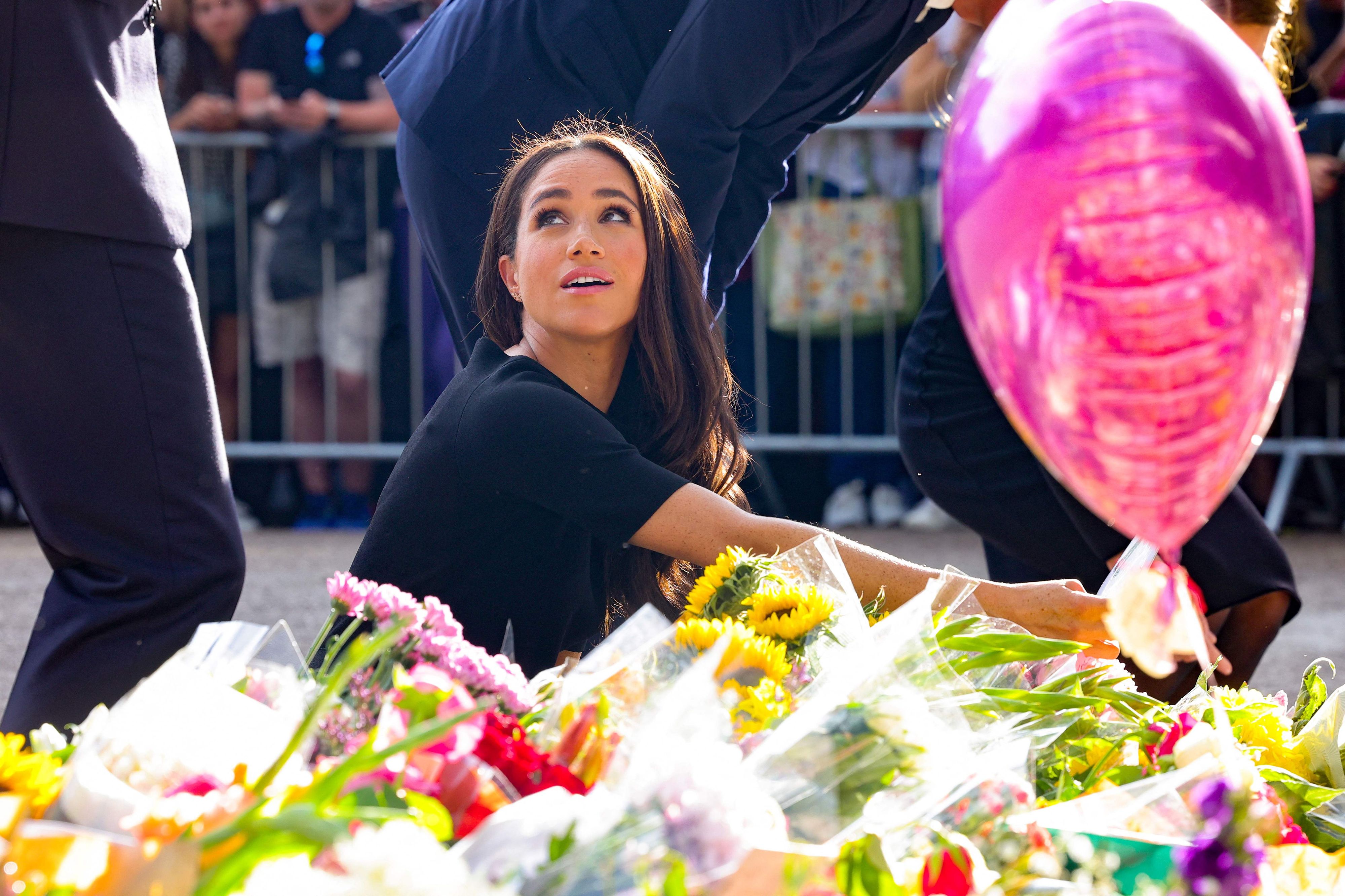 Meghan nimmt sich in Großbritannien zurück.