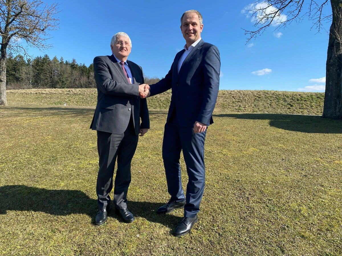 Christian Mader (r.) übernahm dieser Tage das Ruder über die OÖ-Gemeinden von Hans Hingsamer.