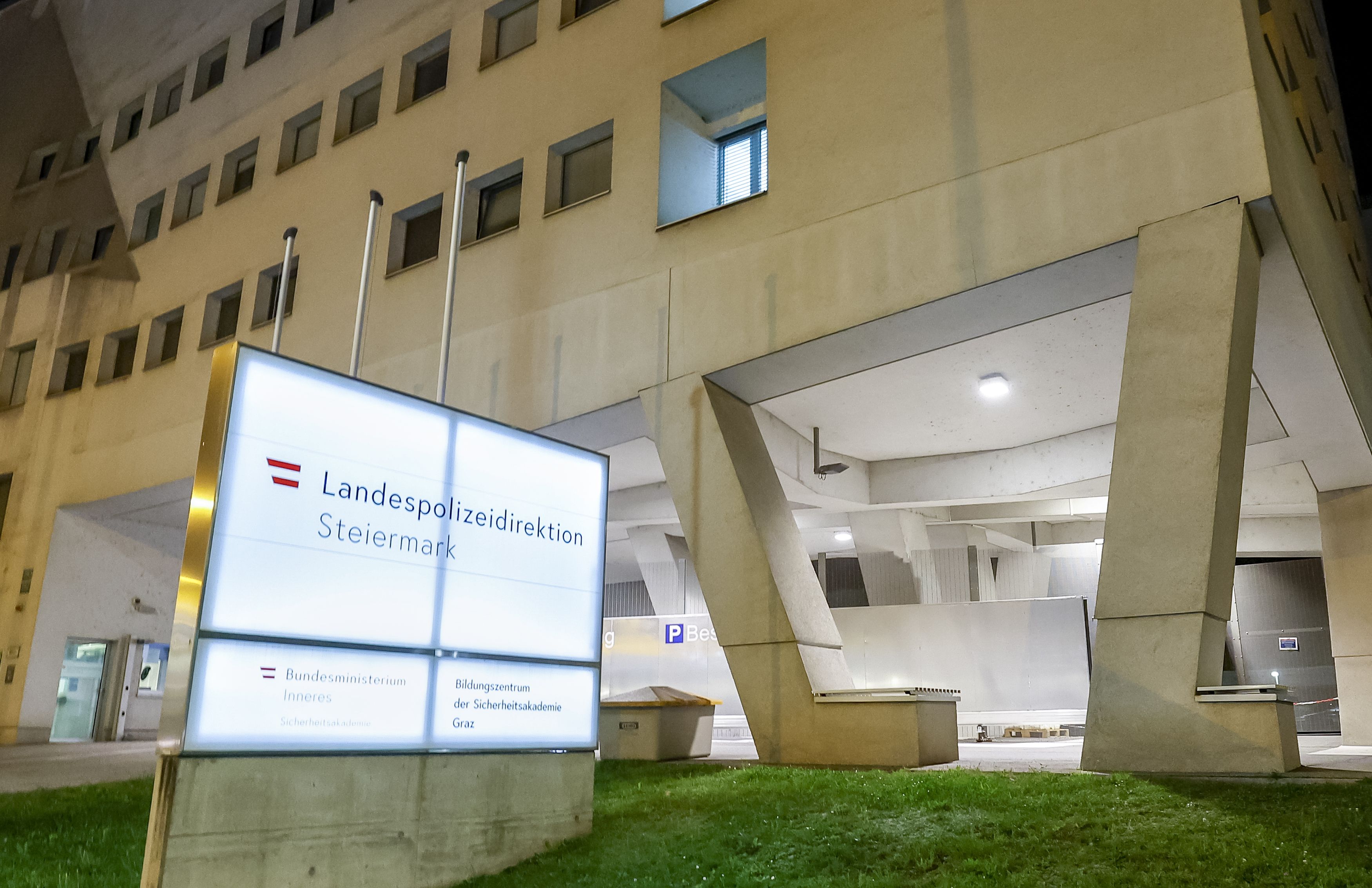 Im Keller der Landespolizeidirektion Graz ereignete sich am Mittwoch ein tragischer Unfall.