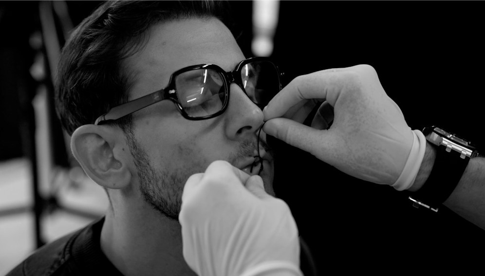 Max Weißenböck ist für seine krassen Aktionen bekannt. Diesmal hat es allerdings einen ernsten Hintergrund.