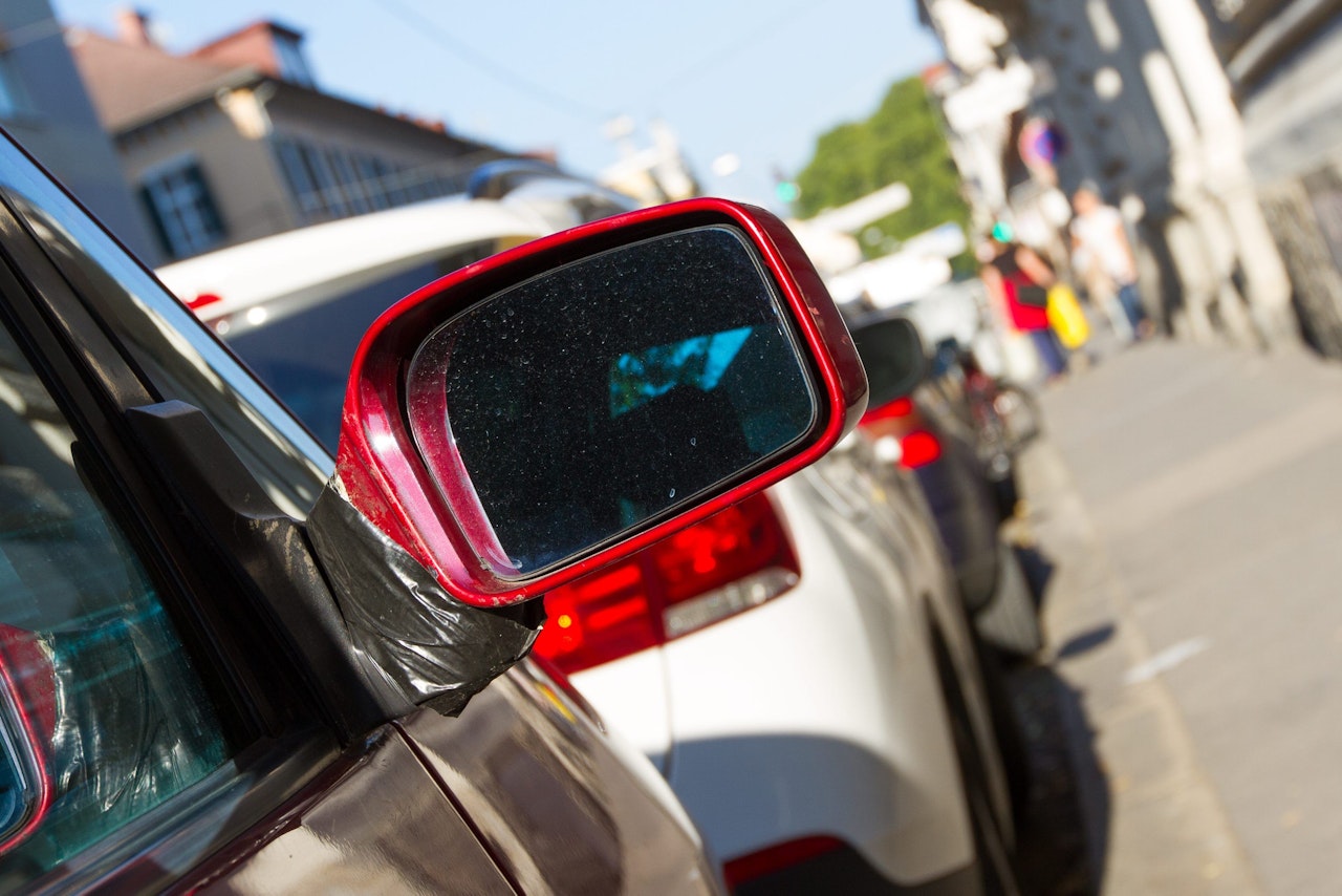 Heute.at - Pkw-Lenker will Passanten helfen, bereut es sofort