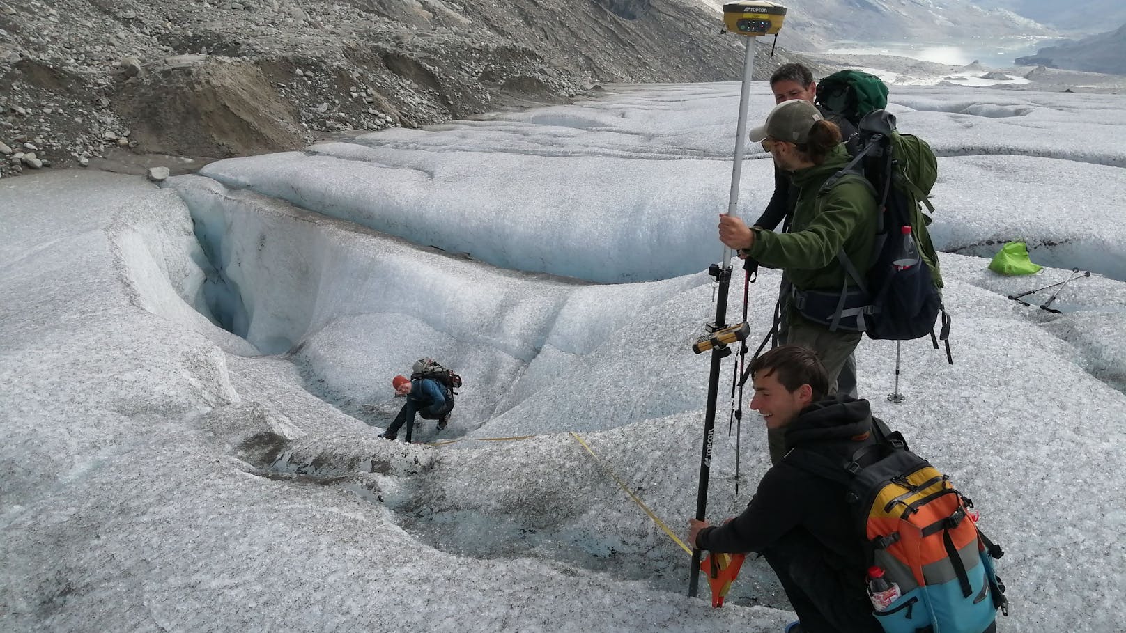 Österreichs bekanntester Gletscher, die Pasterze, wird durch Ehrenamtliche des Österreichischen Alpenverein (ÖAV) vermessen.