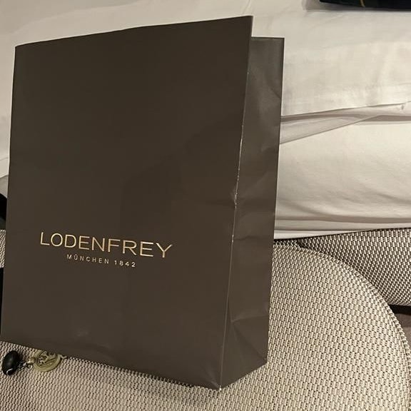 Mit diesem Sackerl durfte die Andrea vom Badesee nicht aufs Oktoberfest.