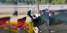 Brite sitzt 48 Stunden in Campingsessel vor Queenpalast