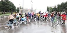 Frauen-Fahrraddemo trotzte Aprilwetter am Wiener Ring